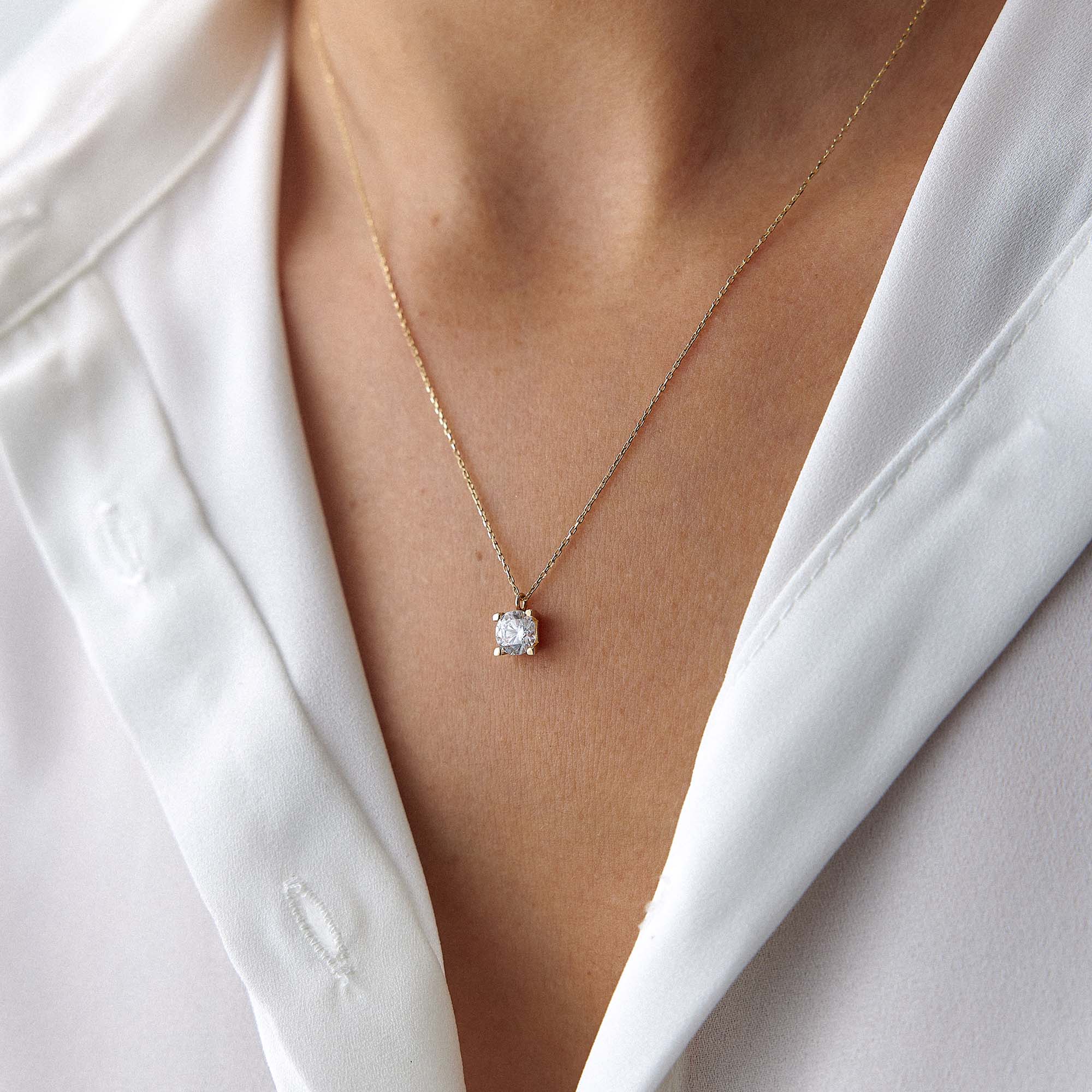 4 Prong Solitaire Necklace in 14K Gold