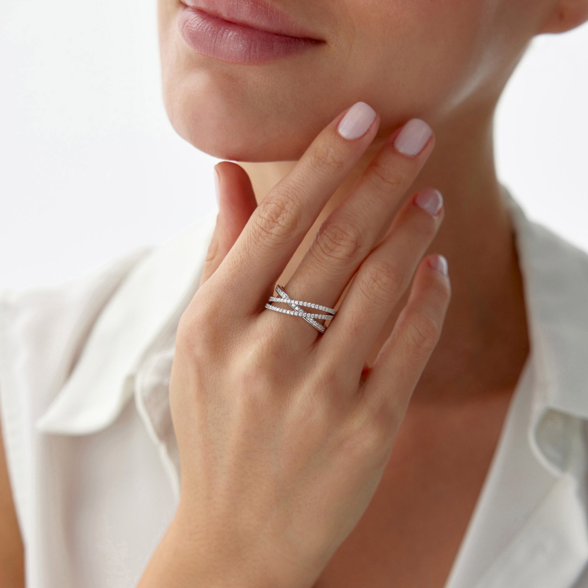 Diamond Minimal Crossover Ring in 14K Gold