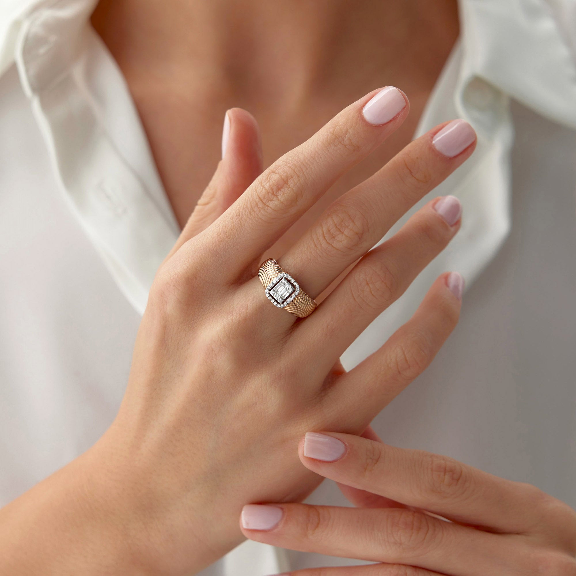 Baguette and Round Cut Diamond Ring in 14K Gold