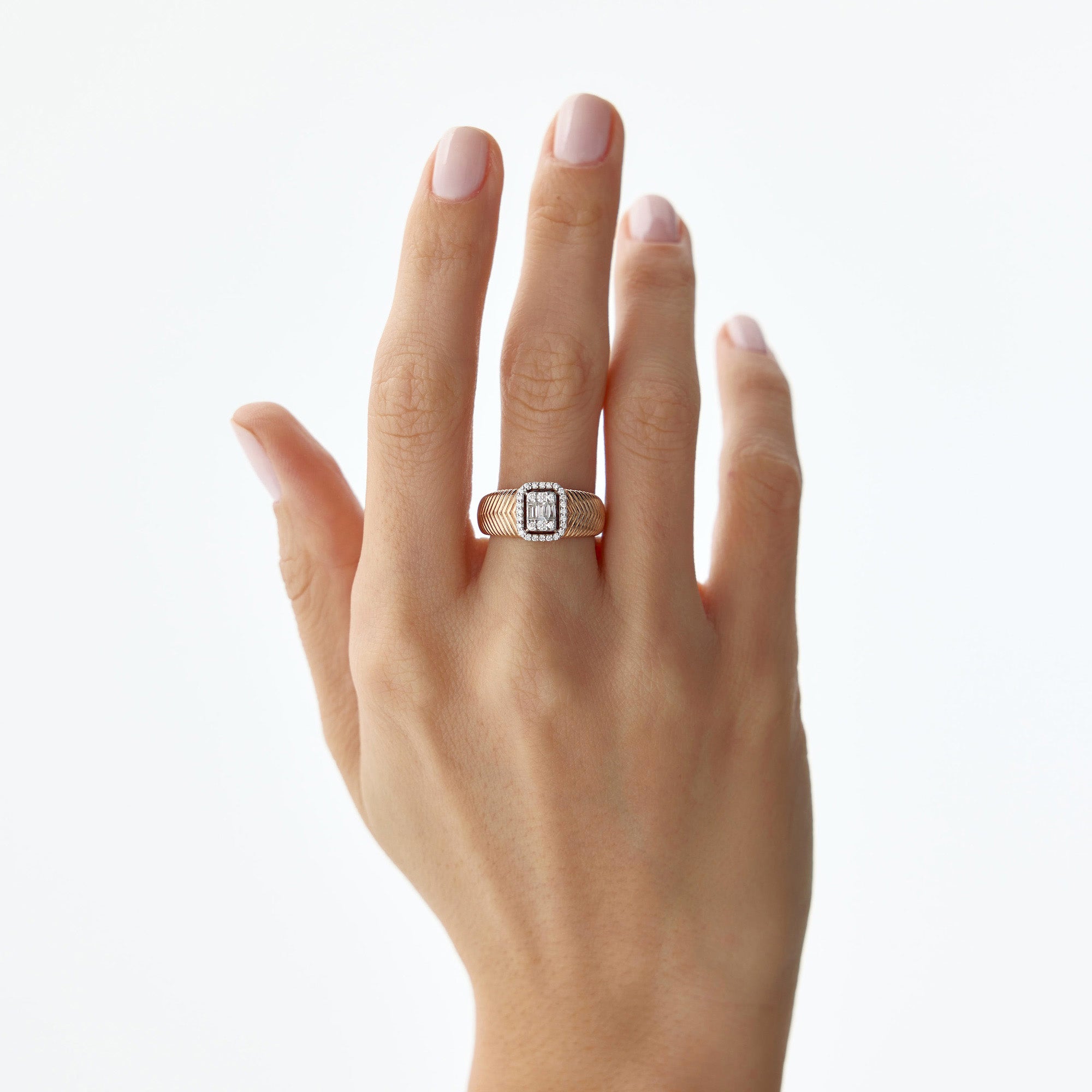 Baguette and Round Cut Diamond Ring in 14K Gold