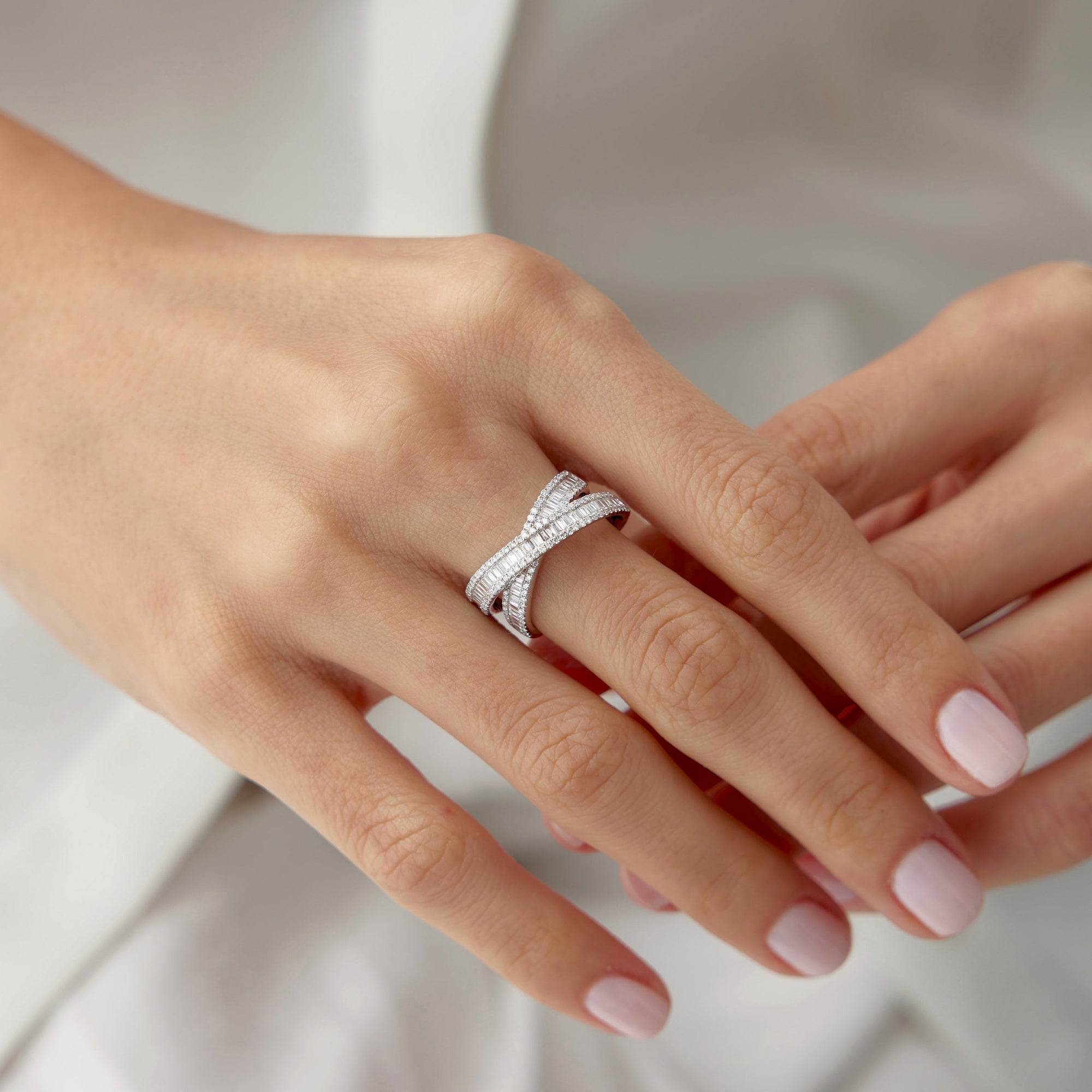 Baguette Diamond Crossover Ring in 18K Gold