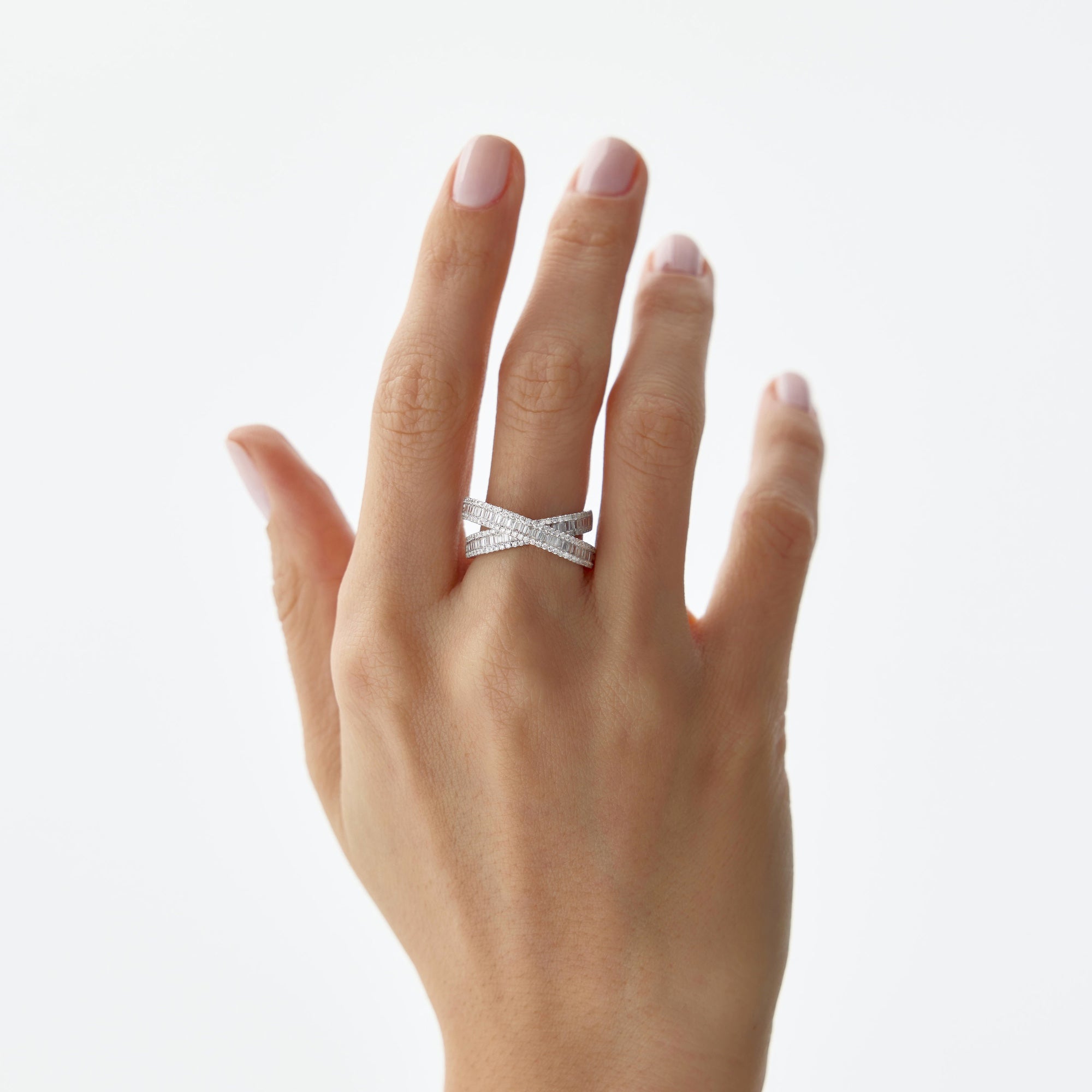 Baguette Diamond Crossover Ring in 18K Gold