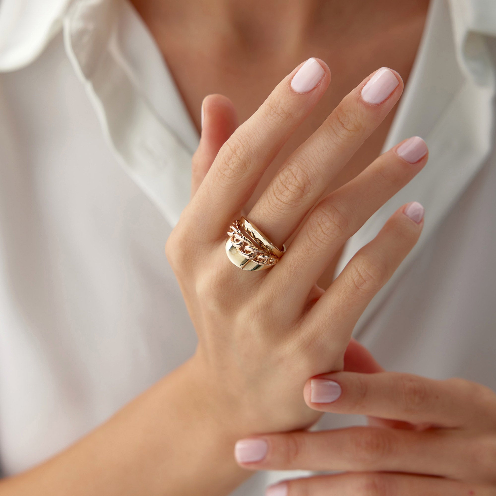 Two Tone Chain Connection Ring in 14K Gold