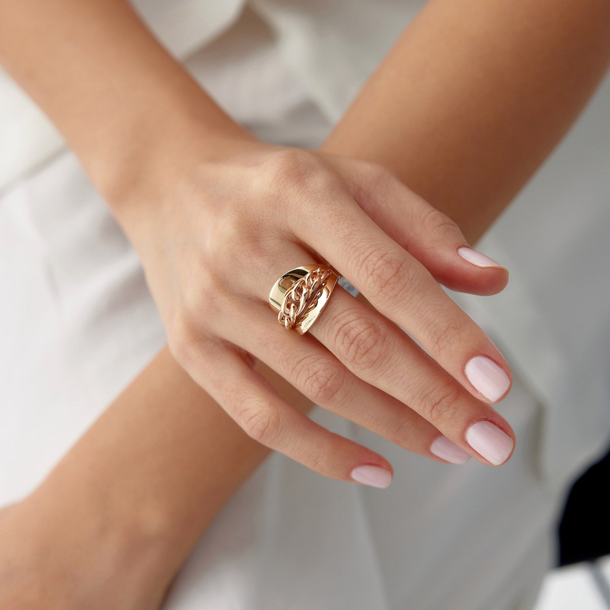 Two Tone Chain Connection Ring in 14K Gold