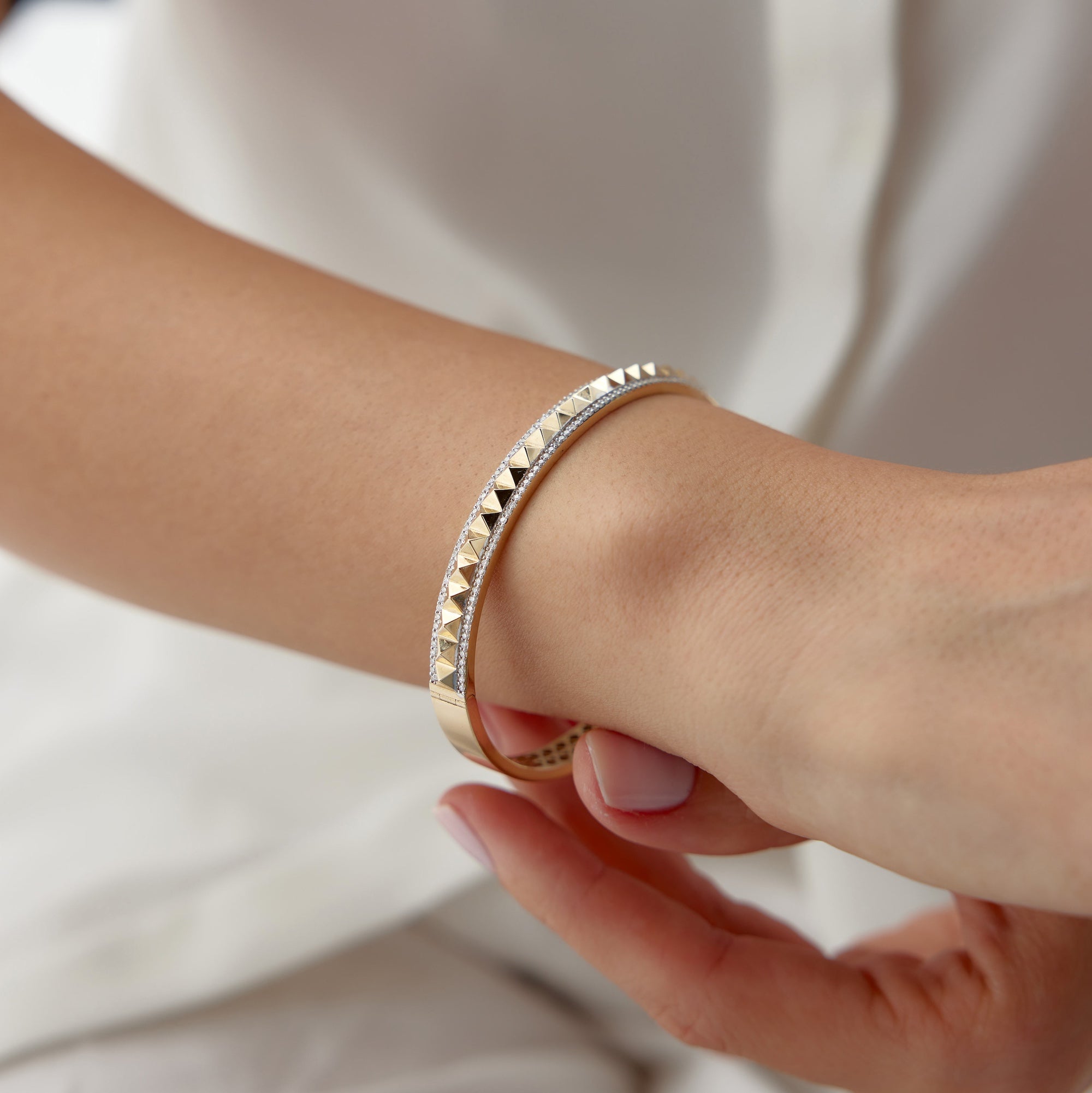 Diamond Spike Bangle in 14K Gold