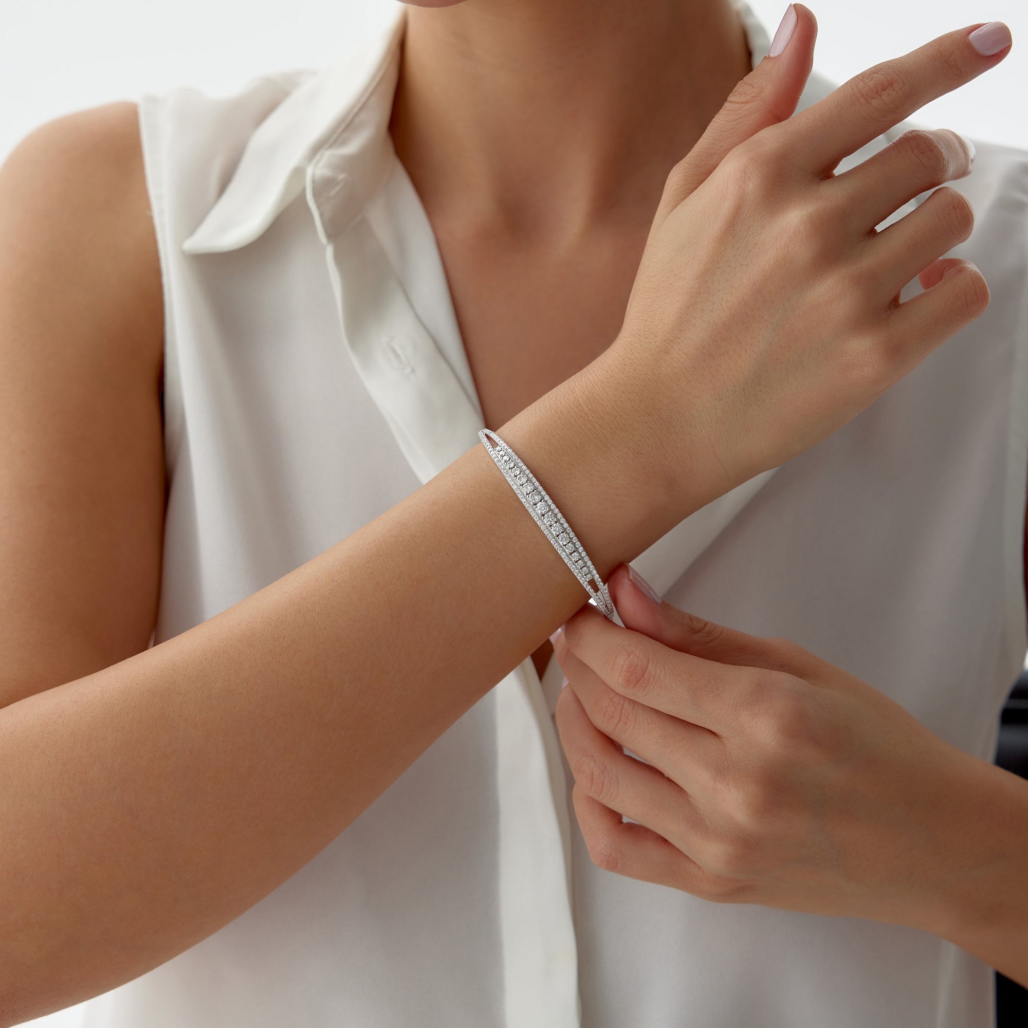 United Diamond Bangle in 14K Gold