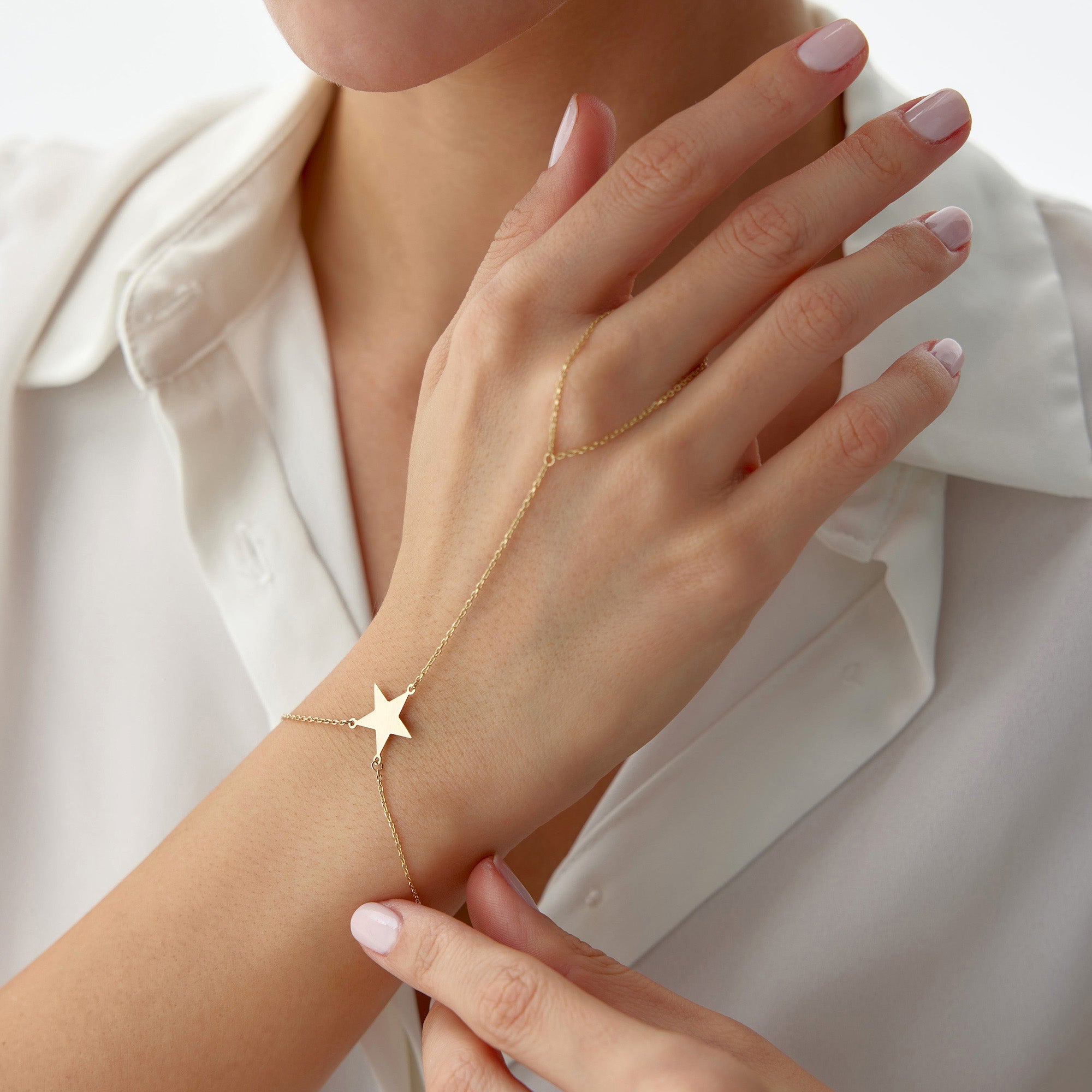 Star Hand Chain Bracelet in 14K Gold