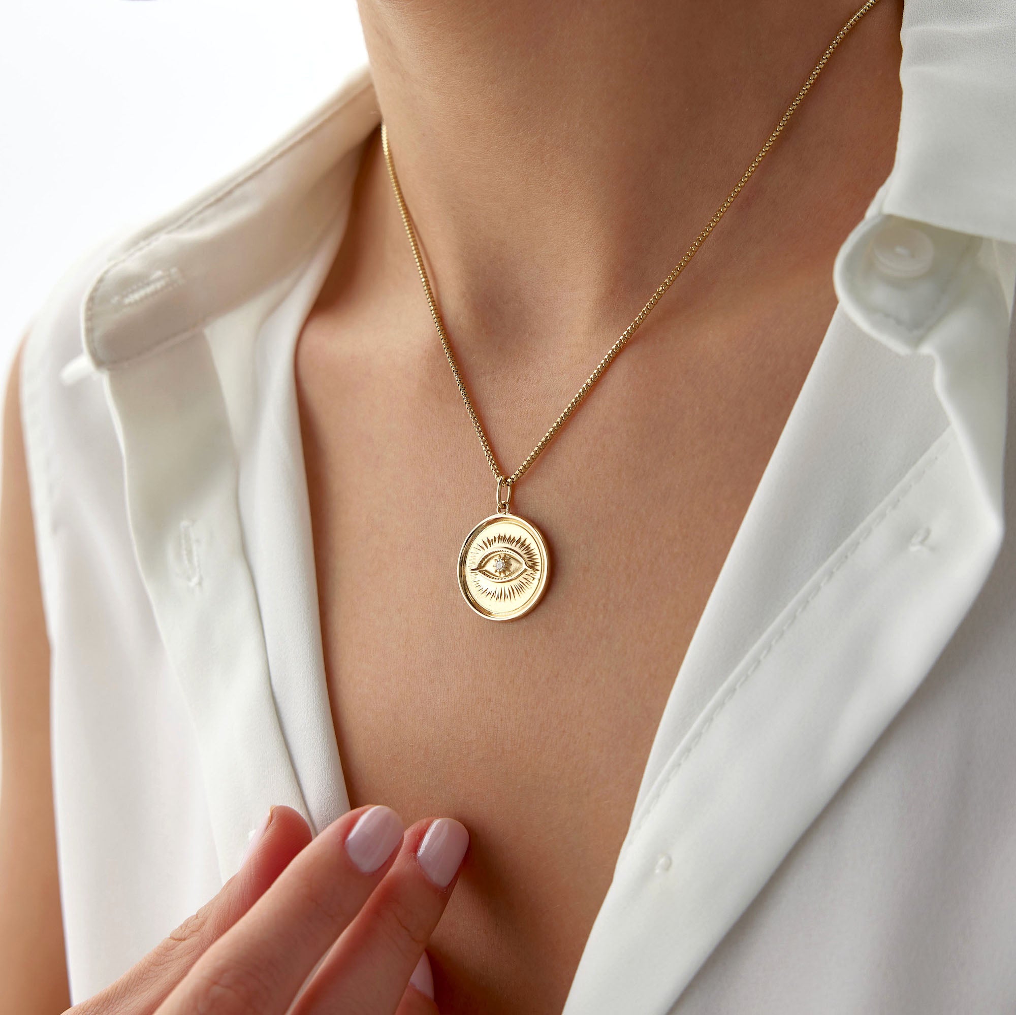 Diamond Eye Medallion