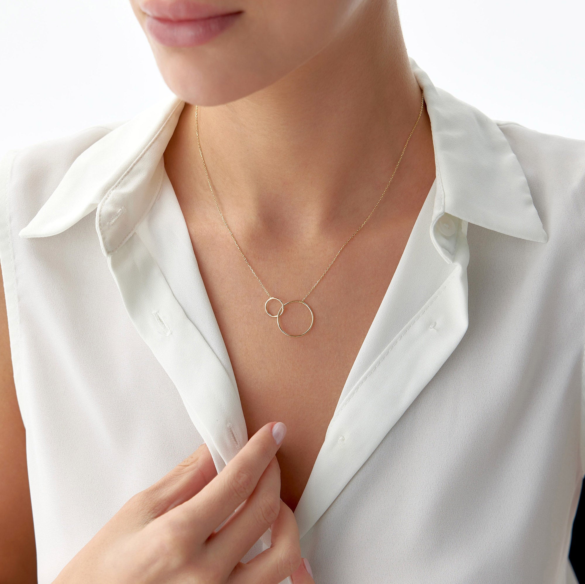 Interlocking Circle Necklace