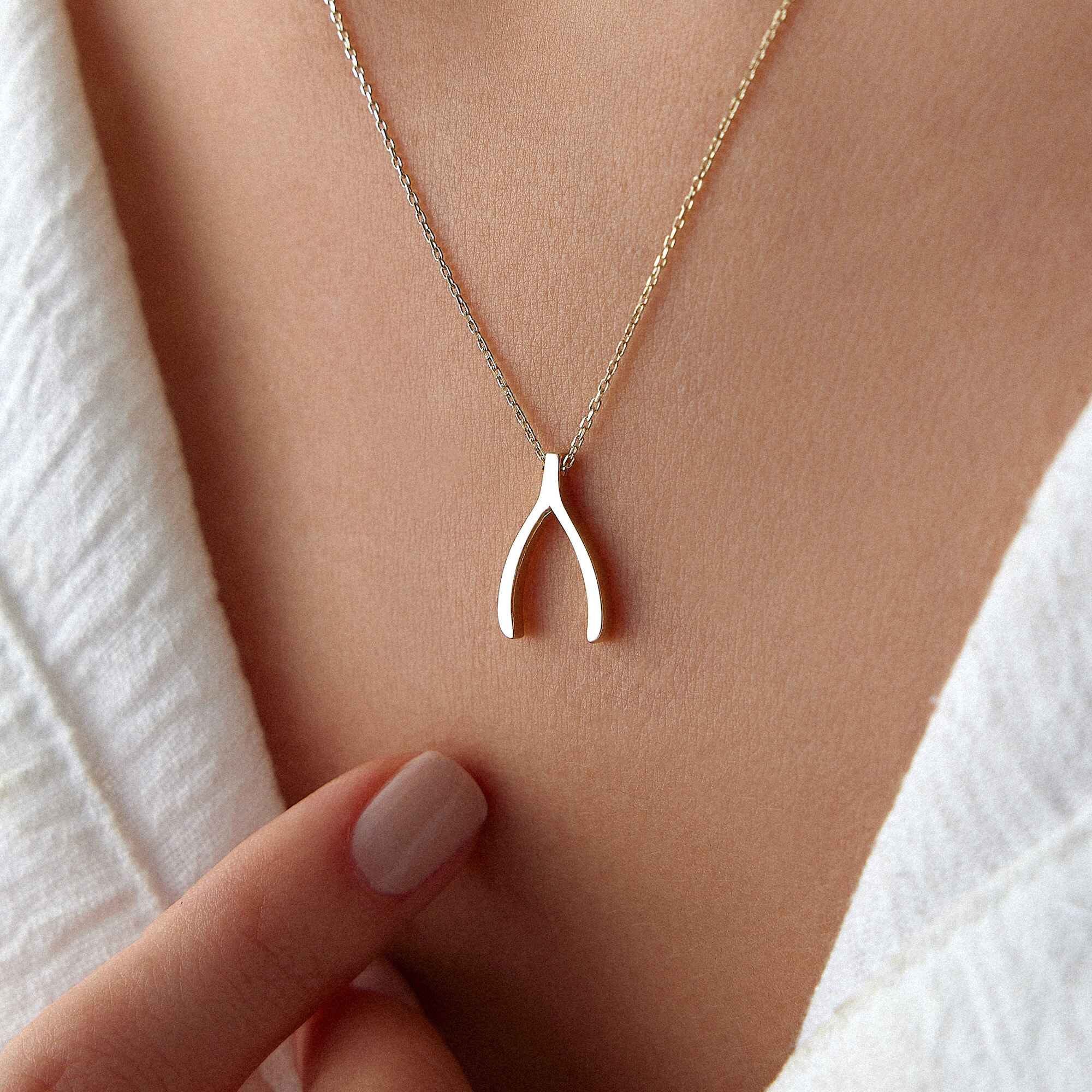 Wishbone Necklace in 14K Gold