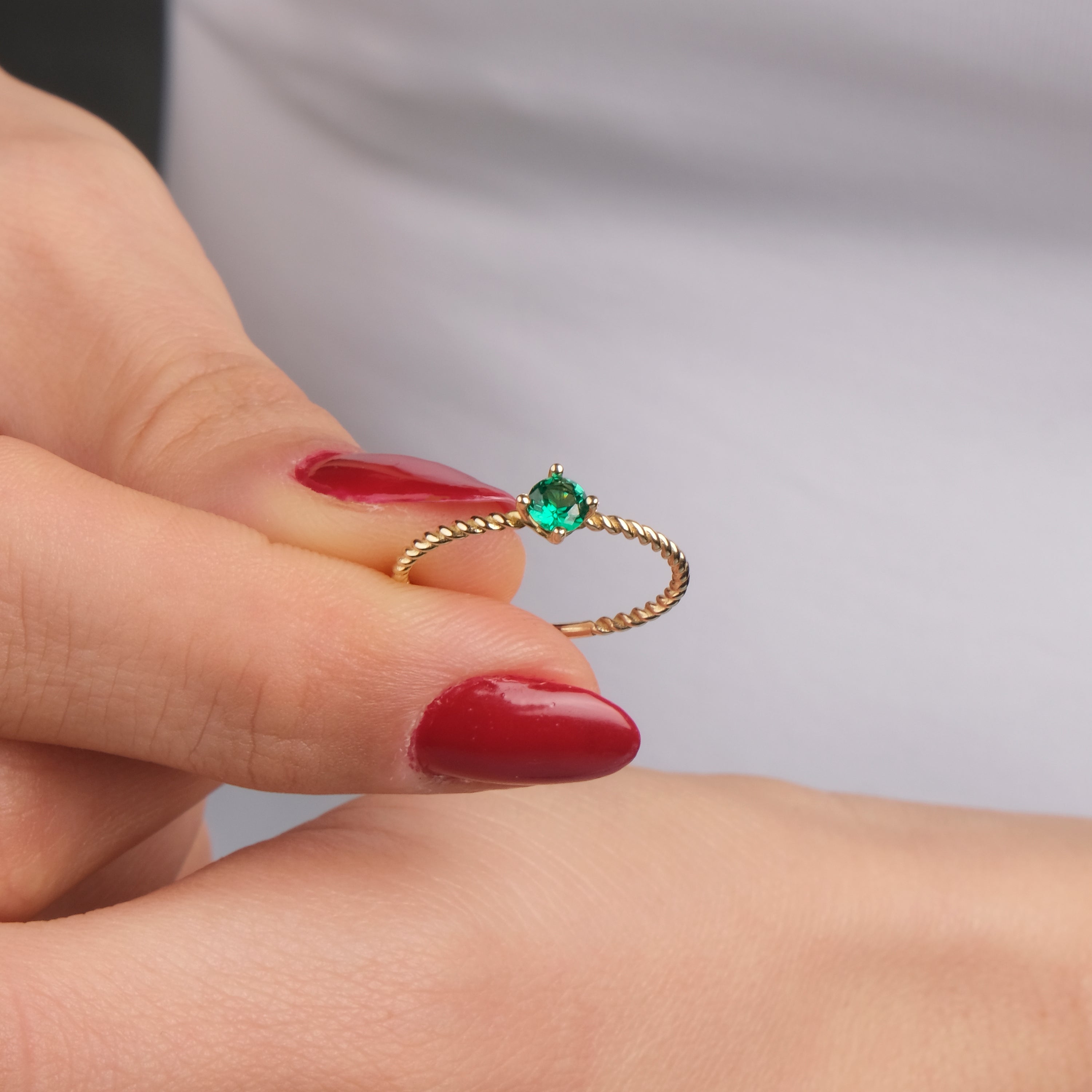 Round Cut Gemstone Ring in 14K Gold