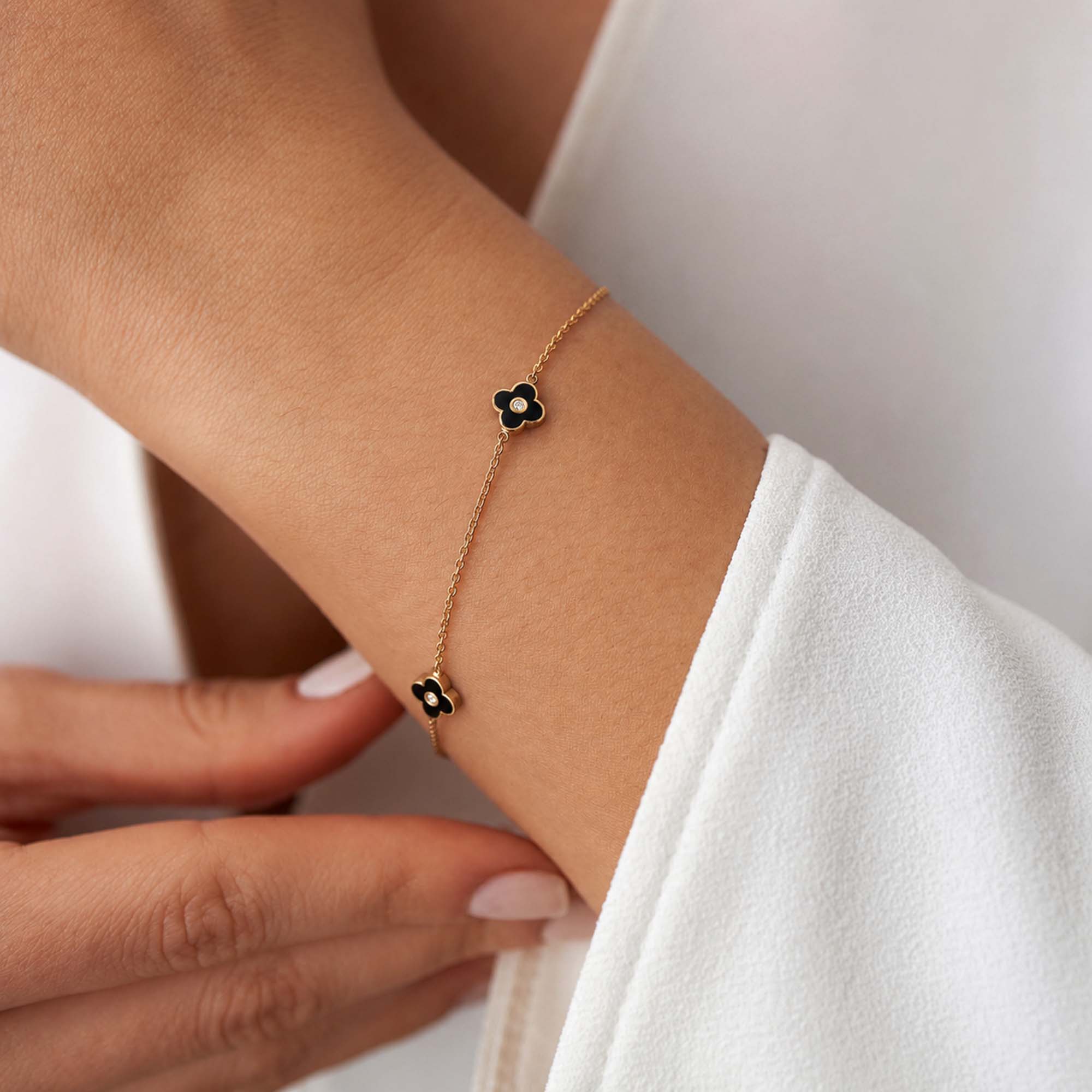 Mini Diamond Inlaid Black Clover Bracelet With 3 Clovers in 14K Gold