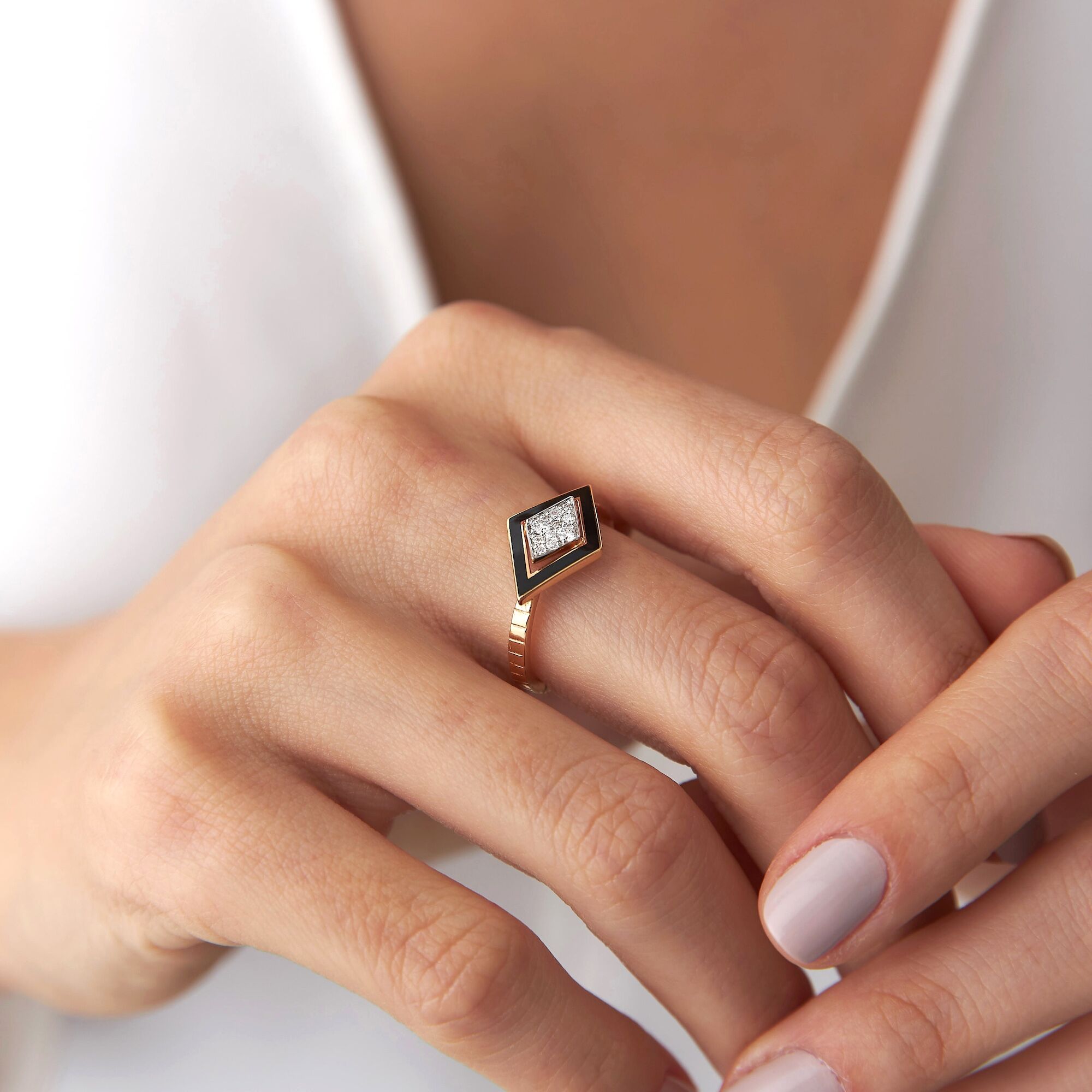 Diamond Beacon Ring in 14K Gold