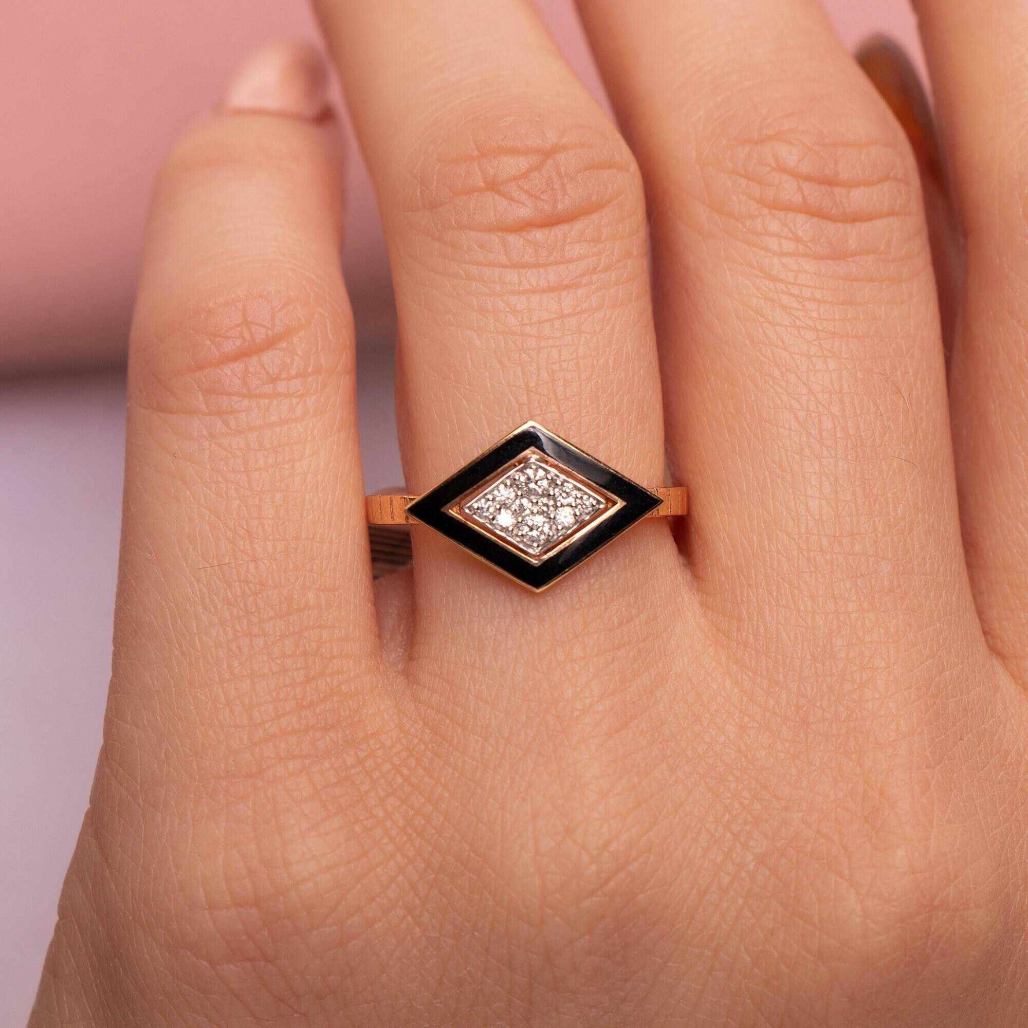 Diamond Beacon Ring in 14K Gold