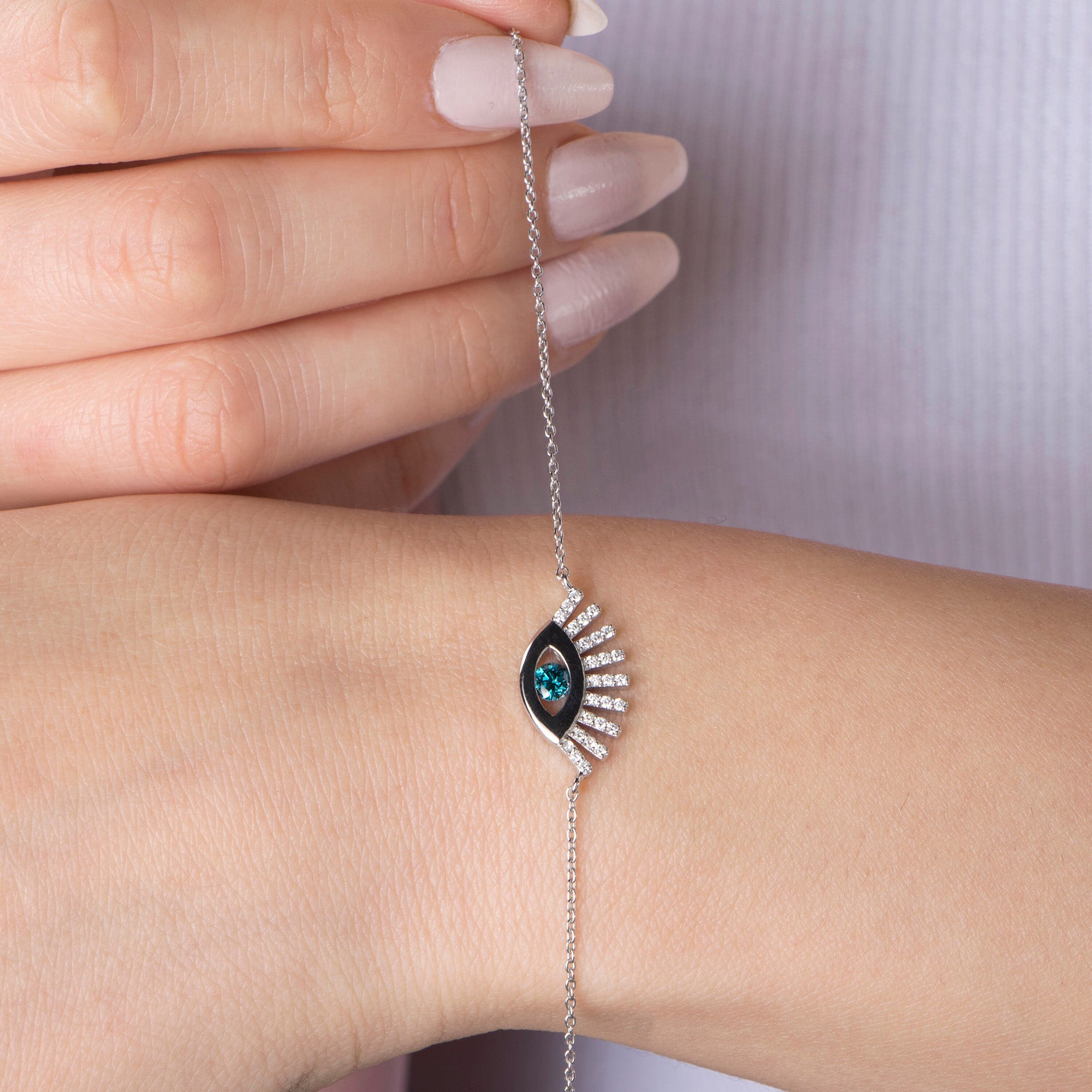 Blue Diamond Eye Bracelet in 14K Gold