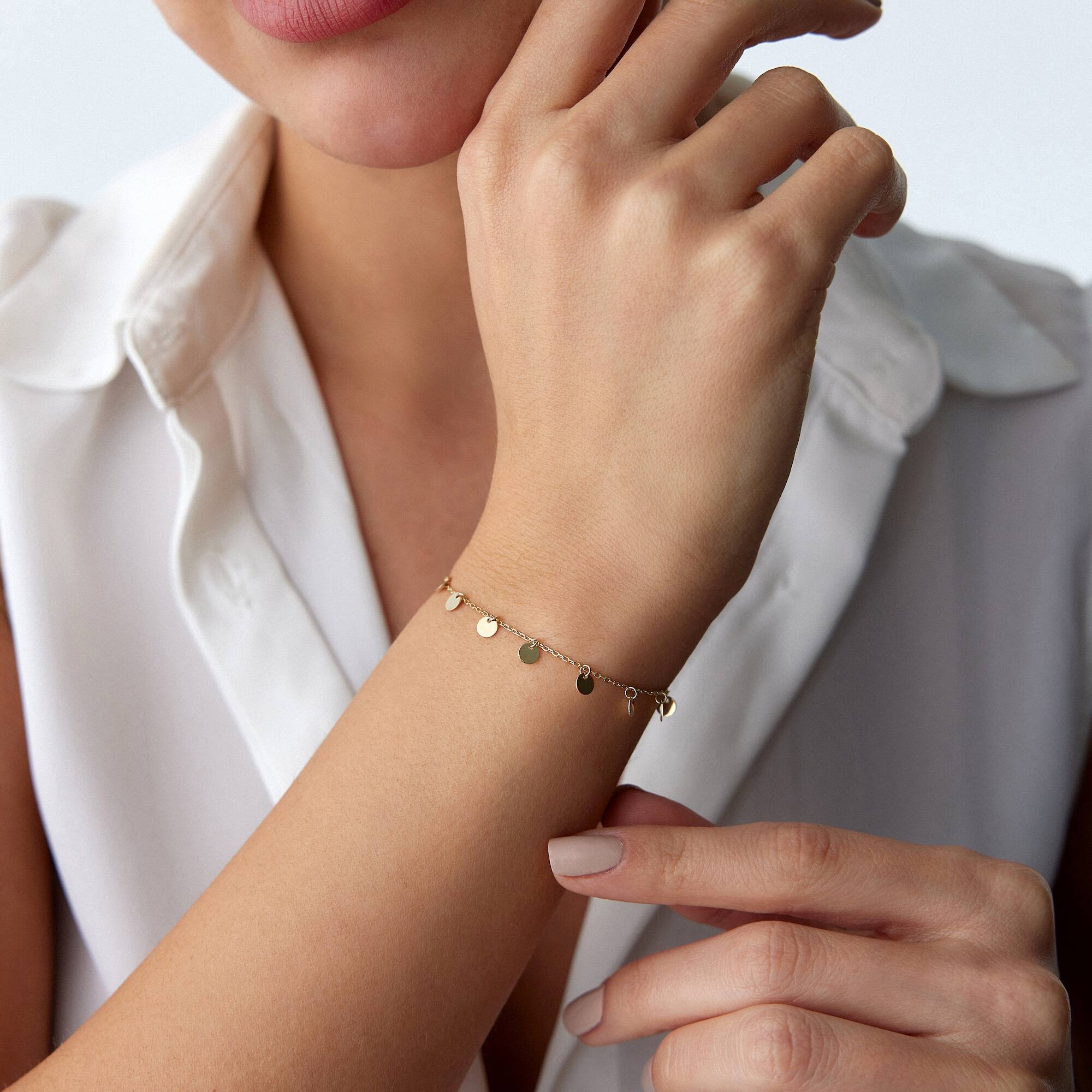 Circle Charm Bracelet in 14K Gold