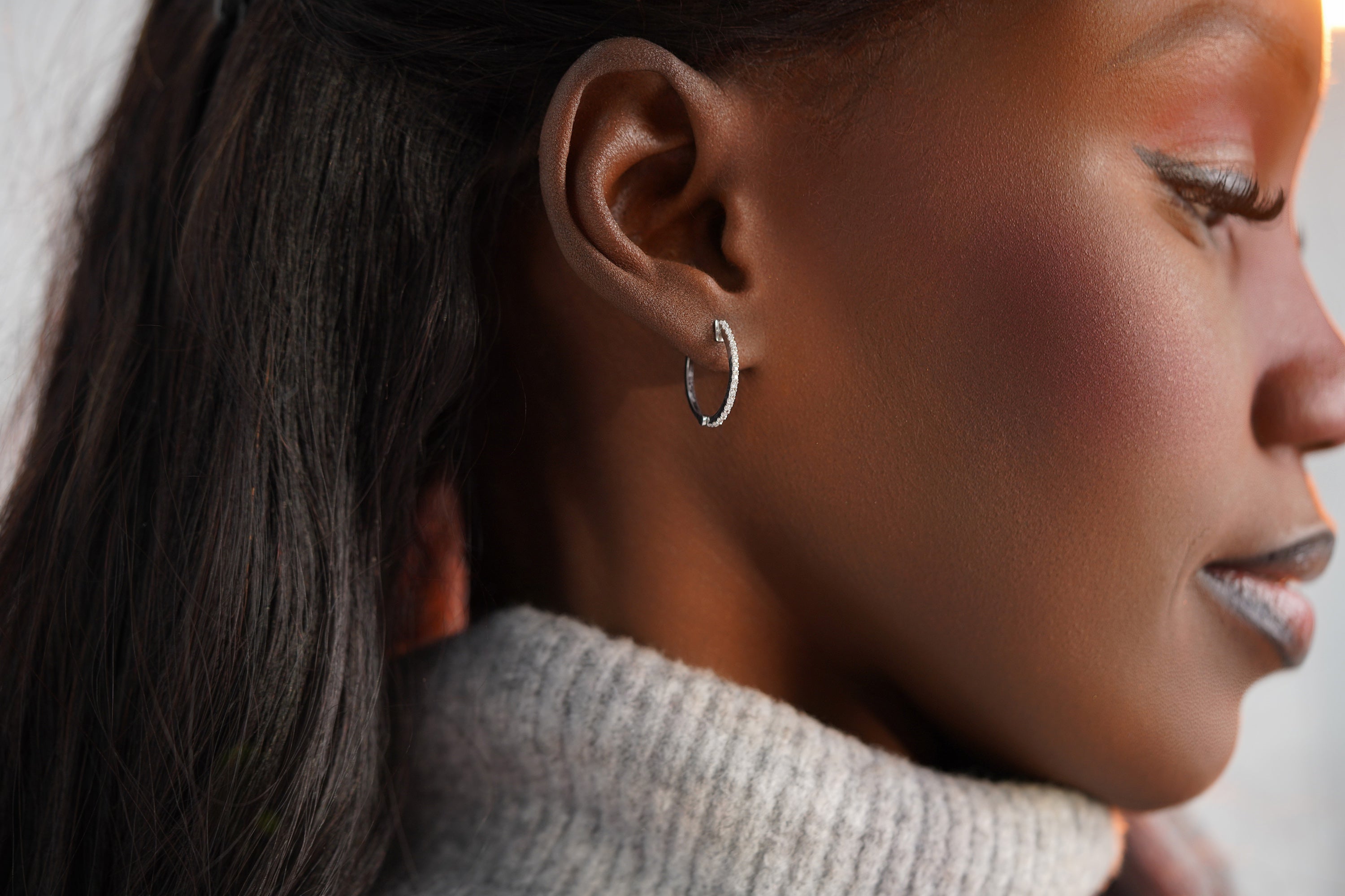 Diamond Oval Hoop Earrings in 14K Gold