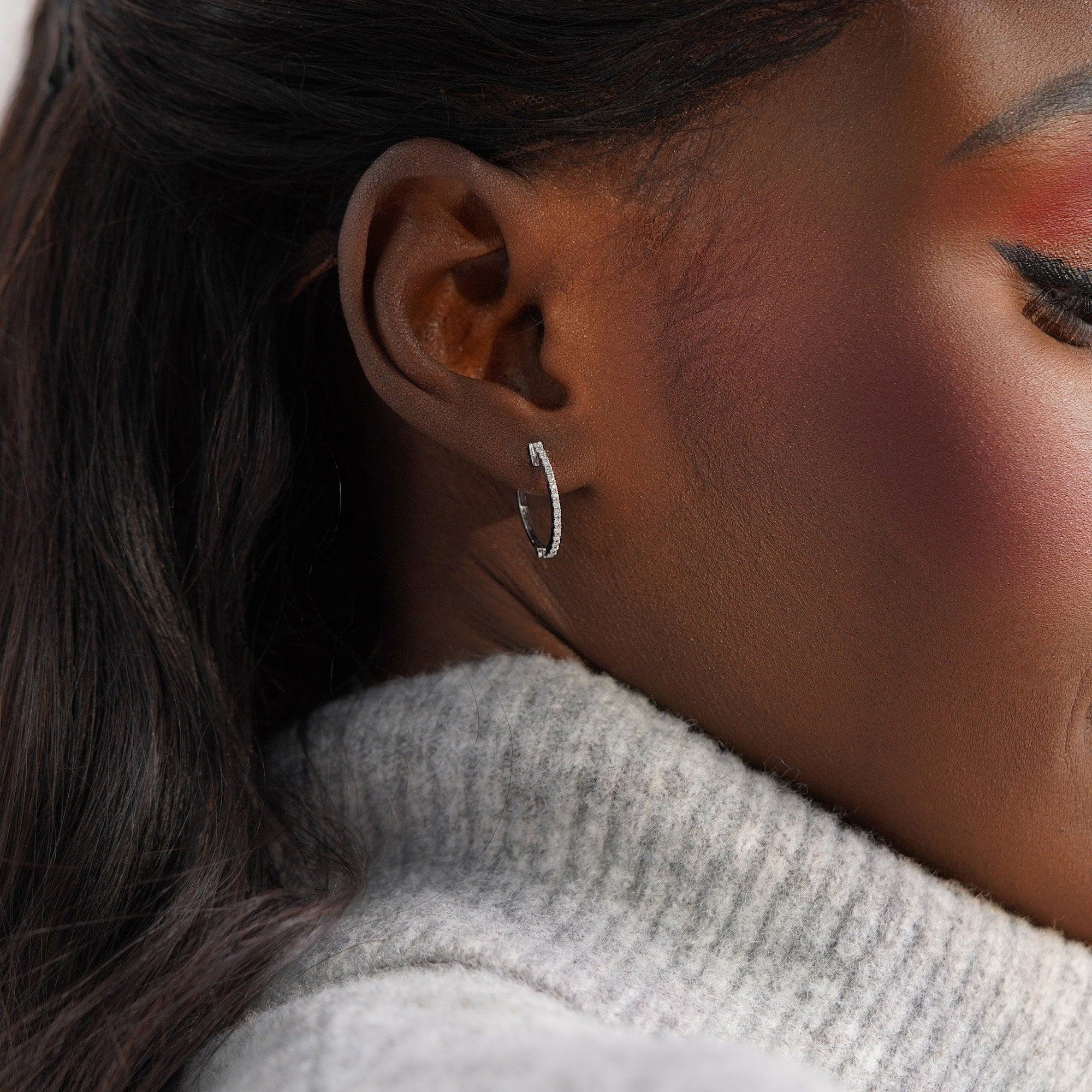 Diamond Oval Hoop Earrings in 14K Gold