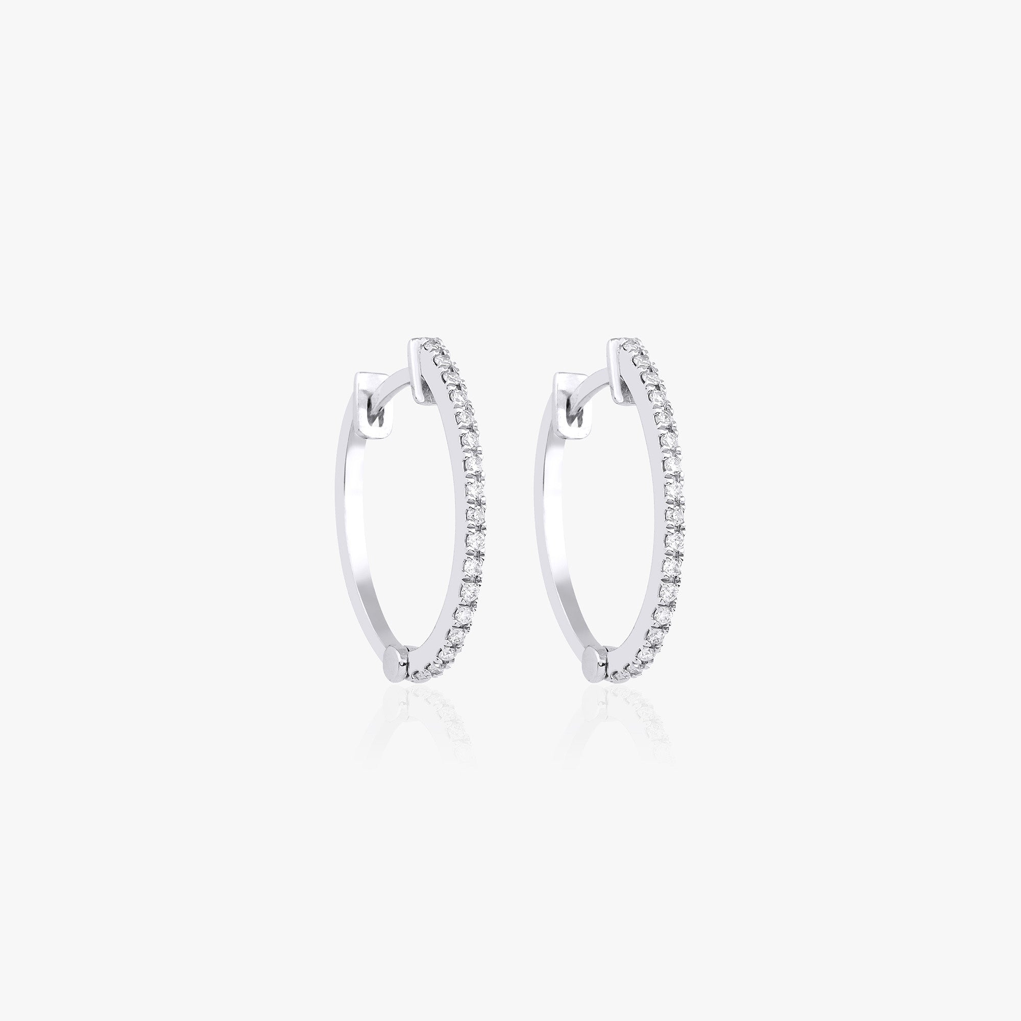 Diamond Oval Hoop Earrings in 14K Gold