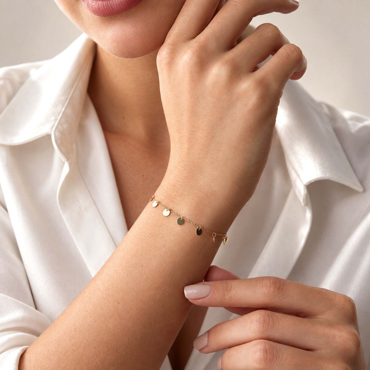 Circle Charm Bracelet in 14K Gold