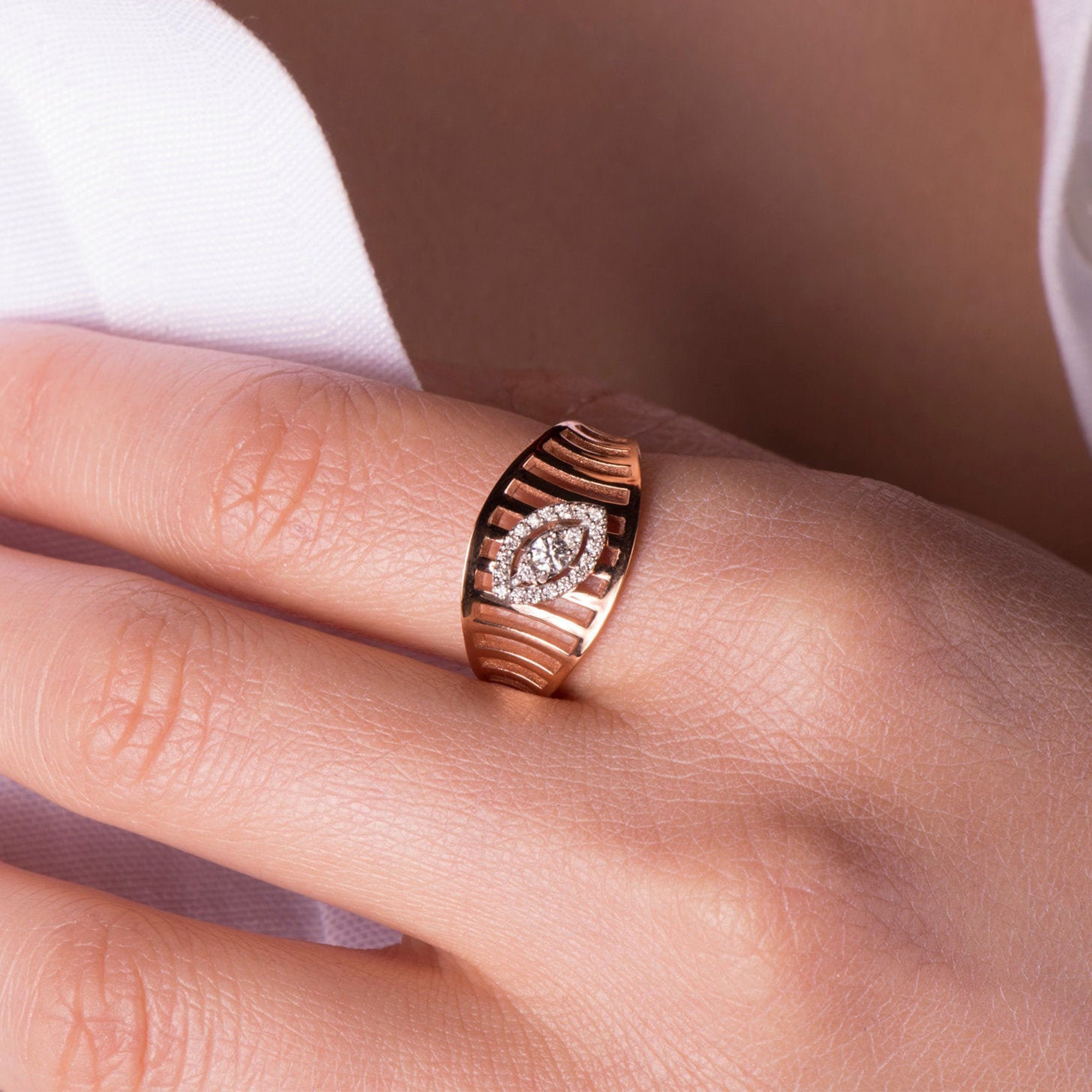 Diamond Eye Ring in 14K Gold