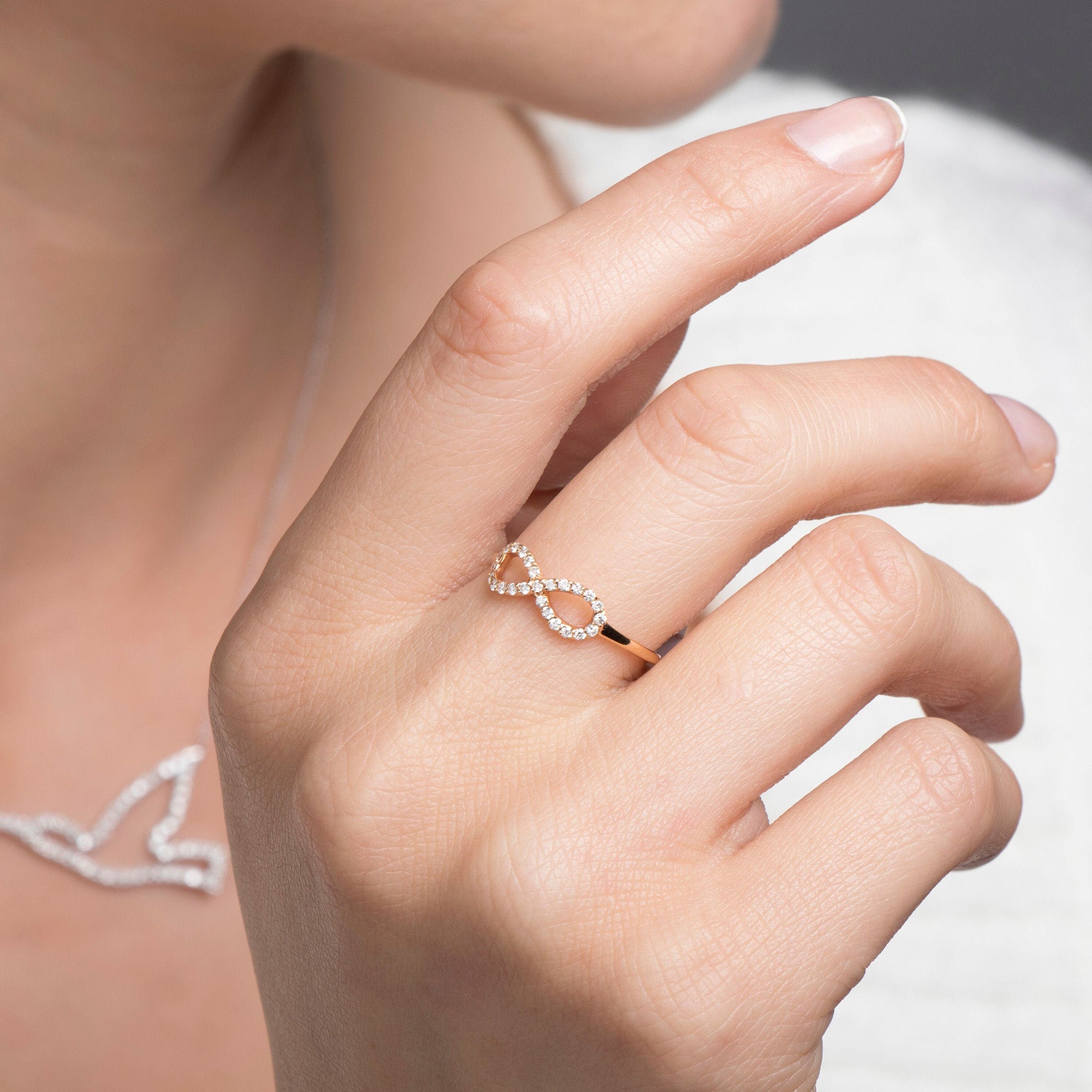 Diamond Infinity Ring in 18K Gold