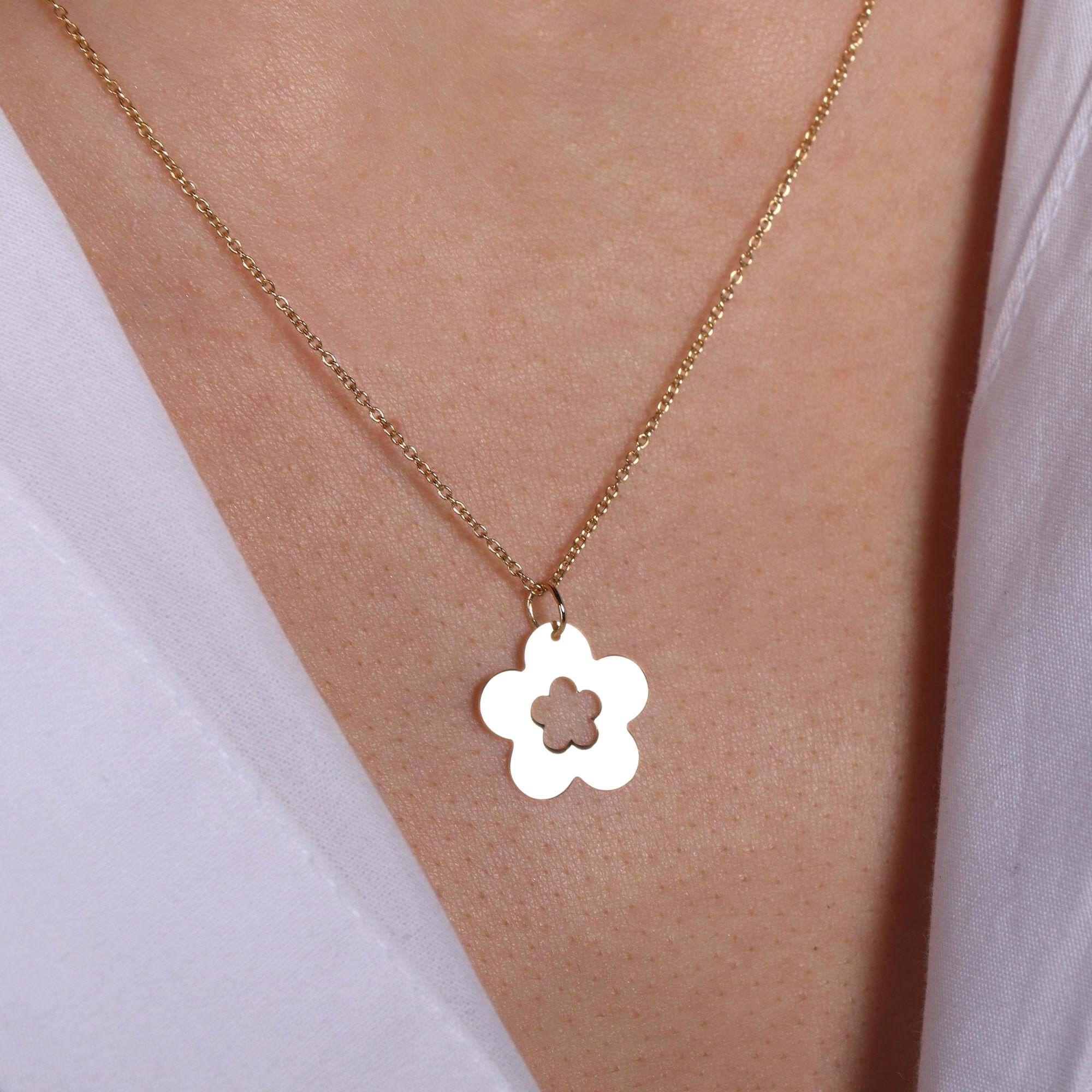 Flower Necklace in 14K Gold
