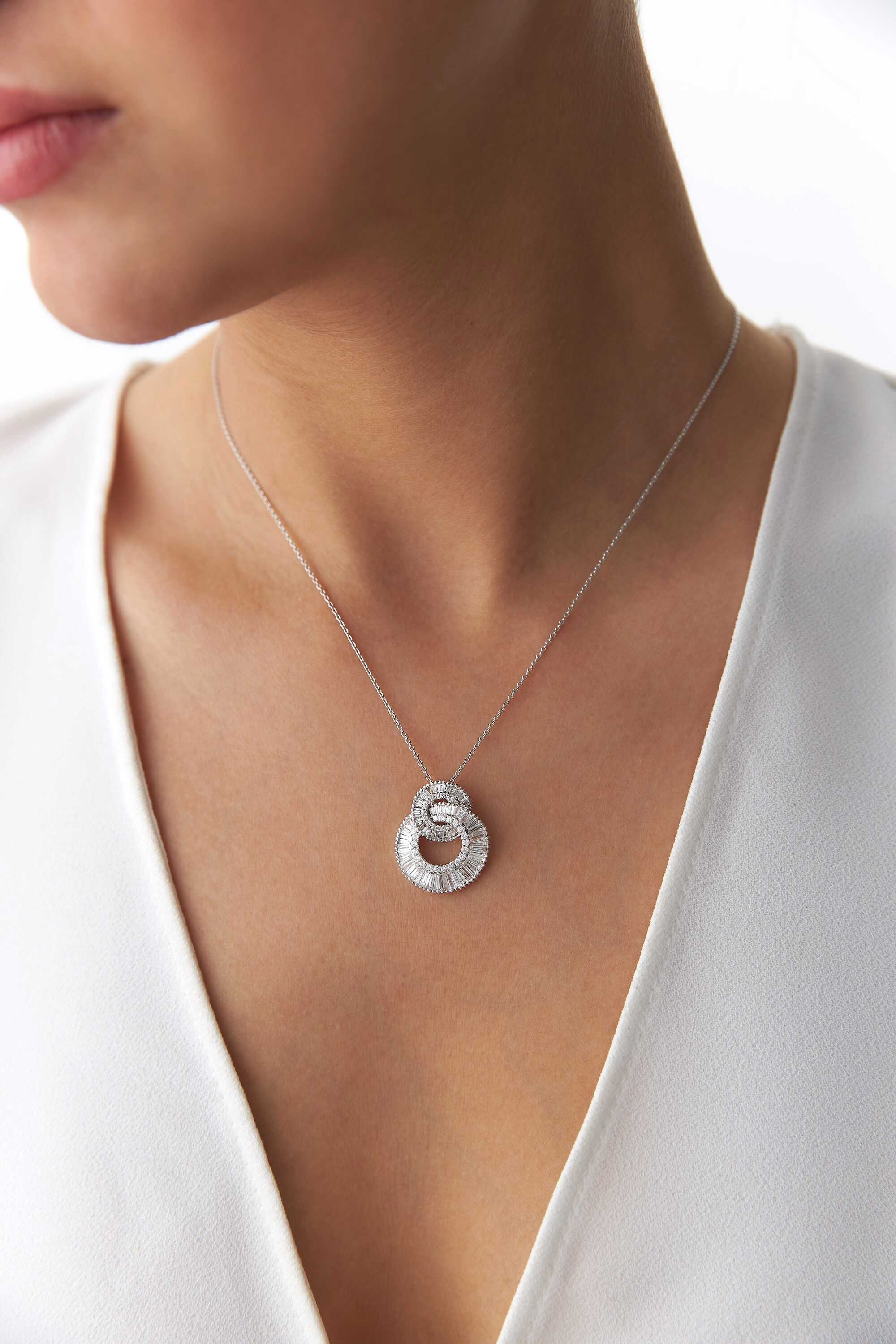 Diamond Eternal Interlocking Circle Necklace