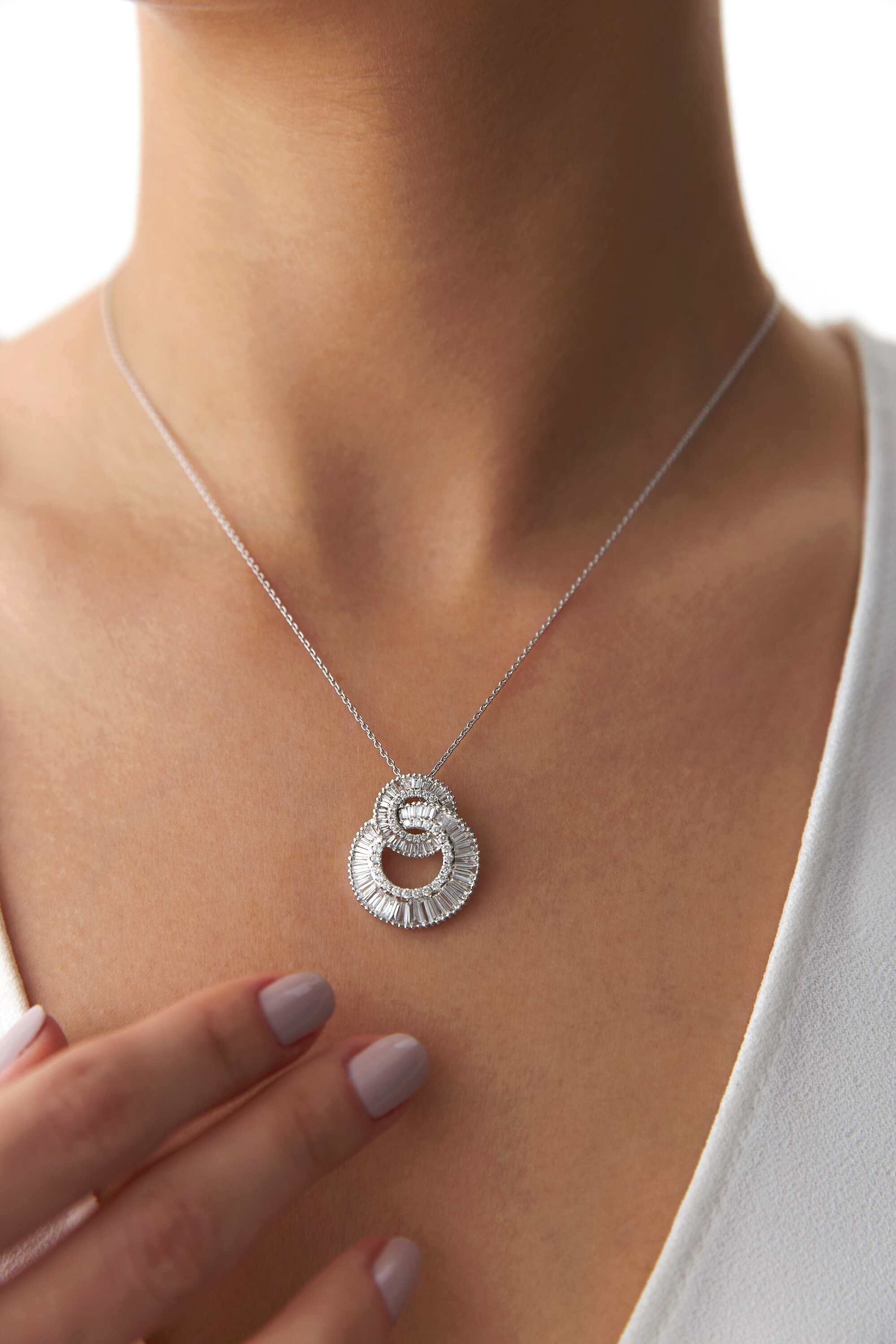 Diamond Eternal Interlocking Circle Necklace