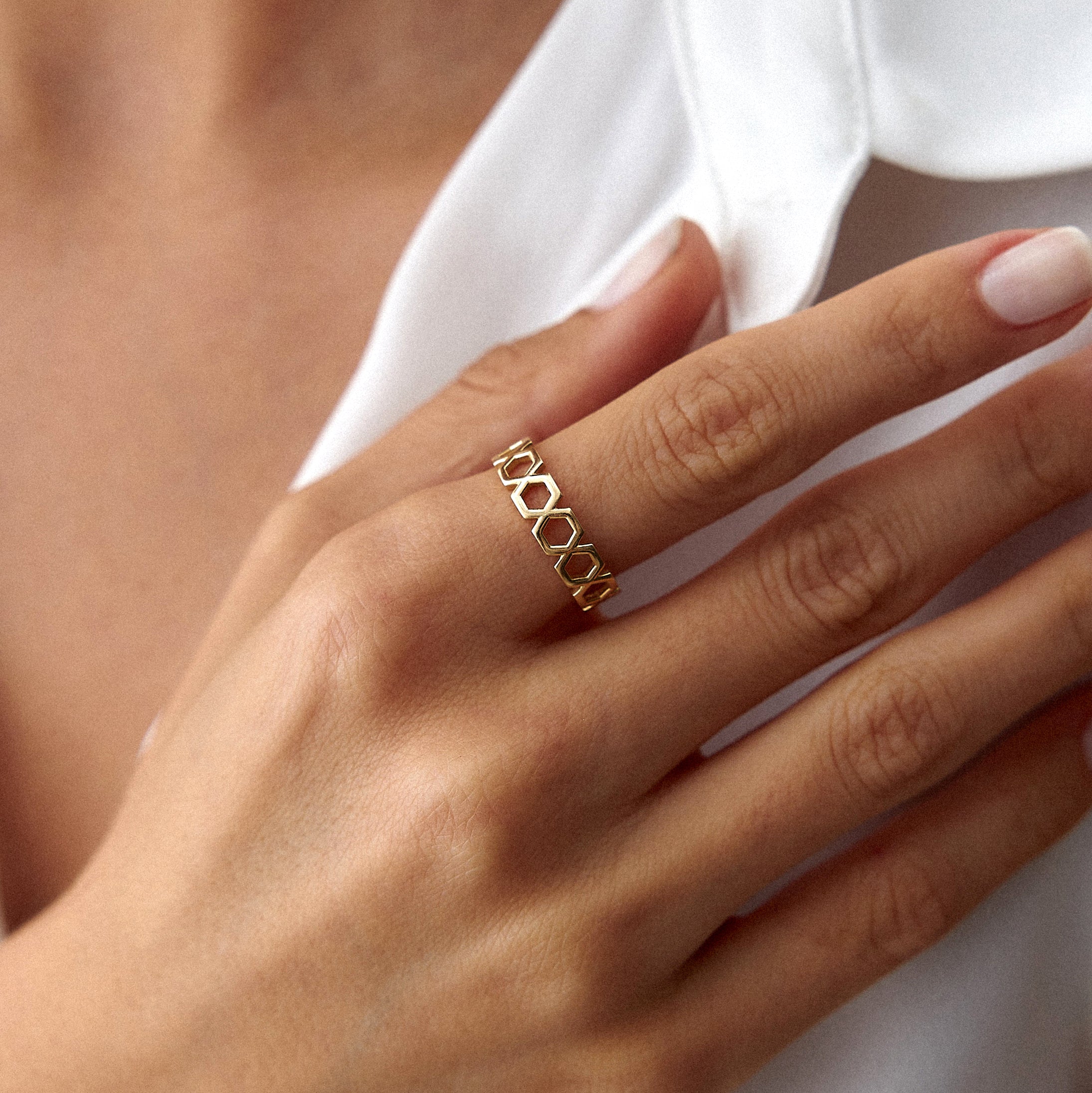Hexagon Motive Ring in 14K Gold