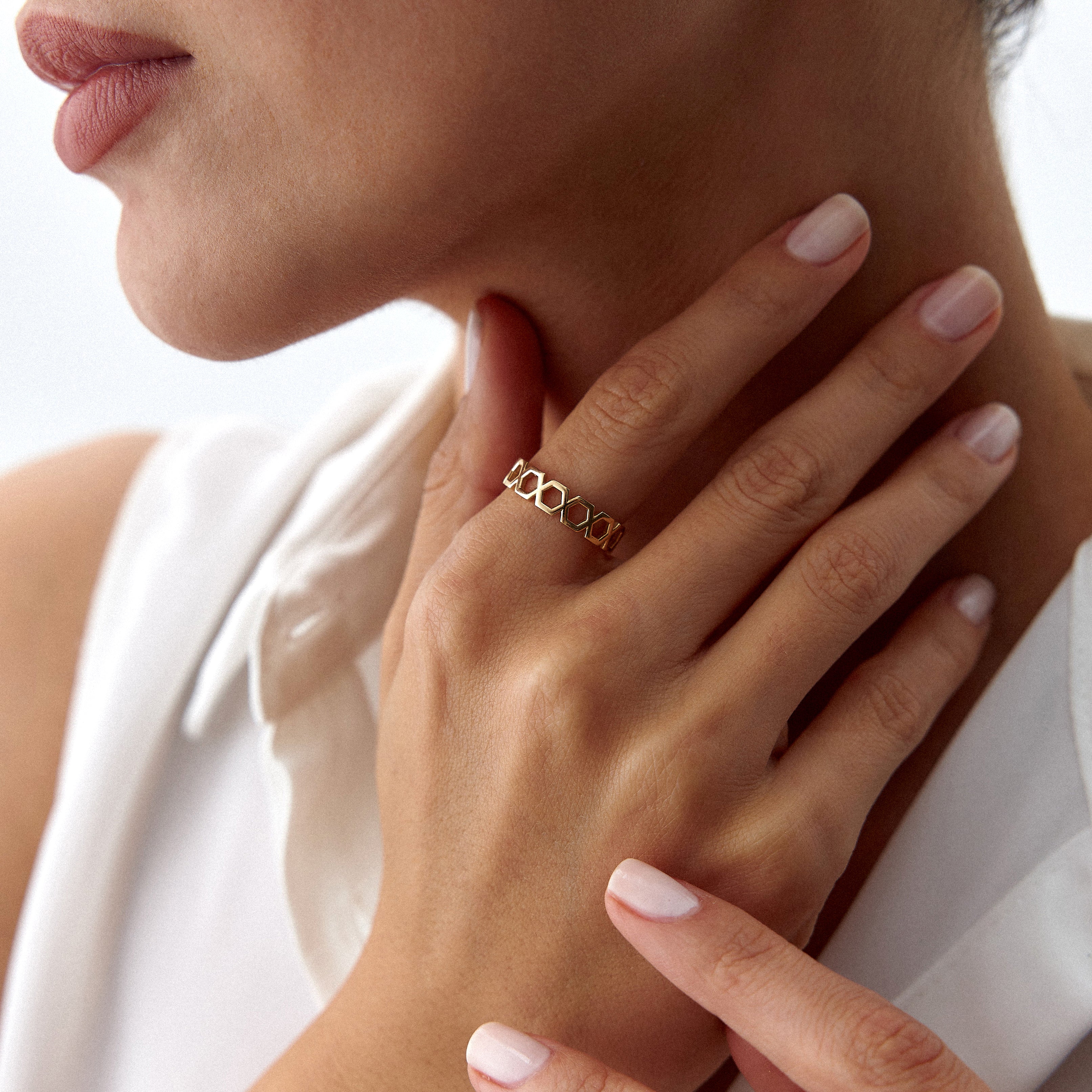 Hexagon Motive Ring in 14K Gold