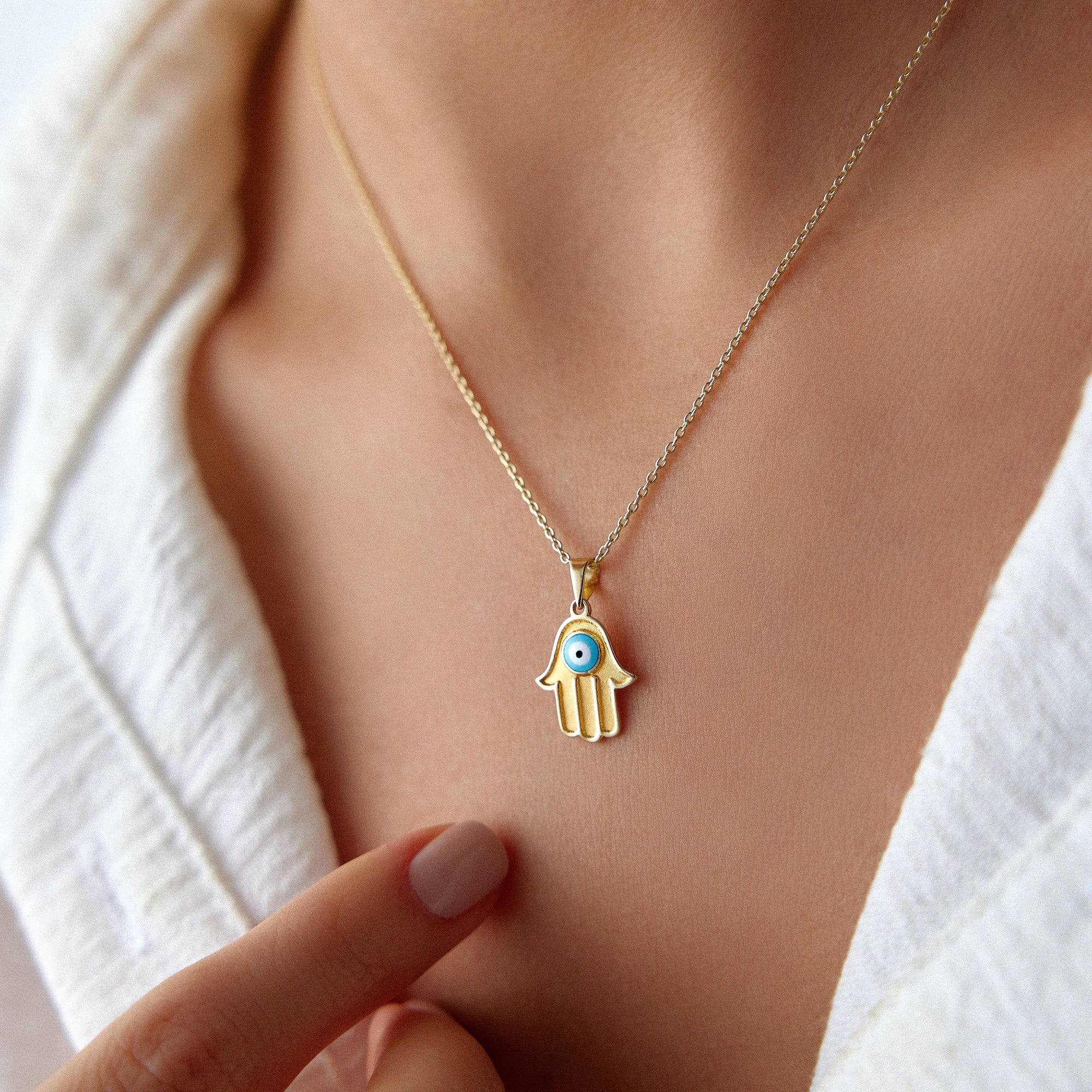 Small Vintage Hamsa Pendant in 14K Gold