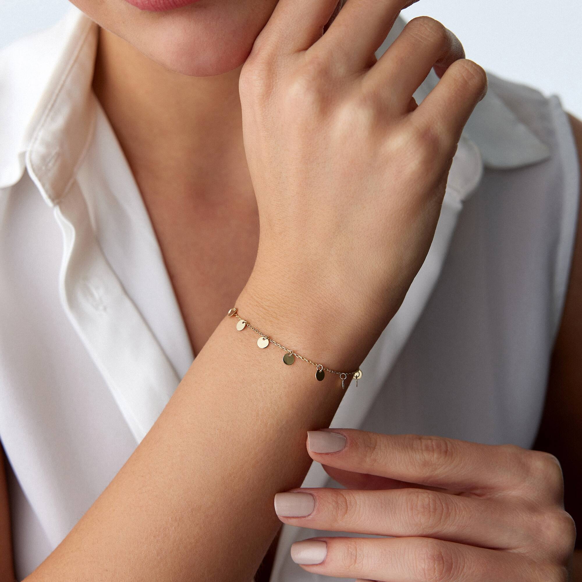 Circle Charm Bracelet in 14K Gold