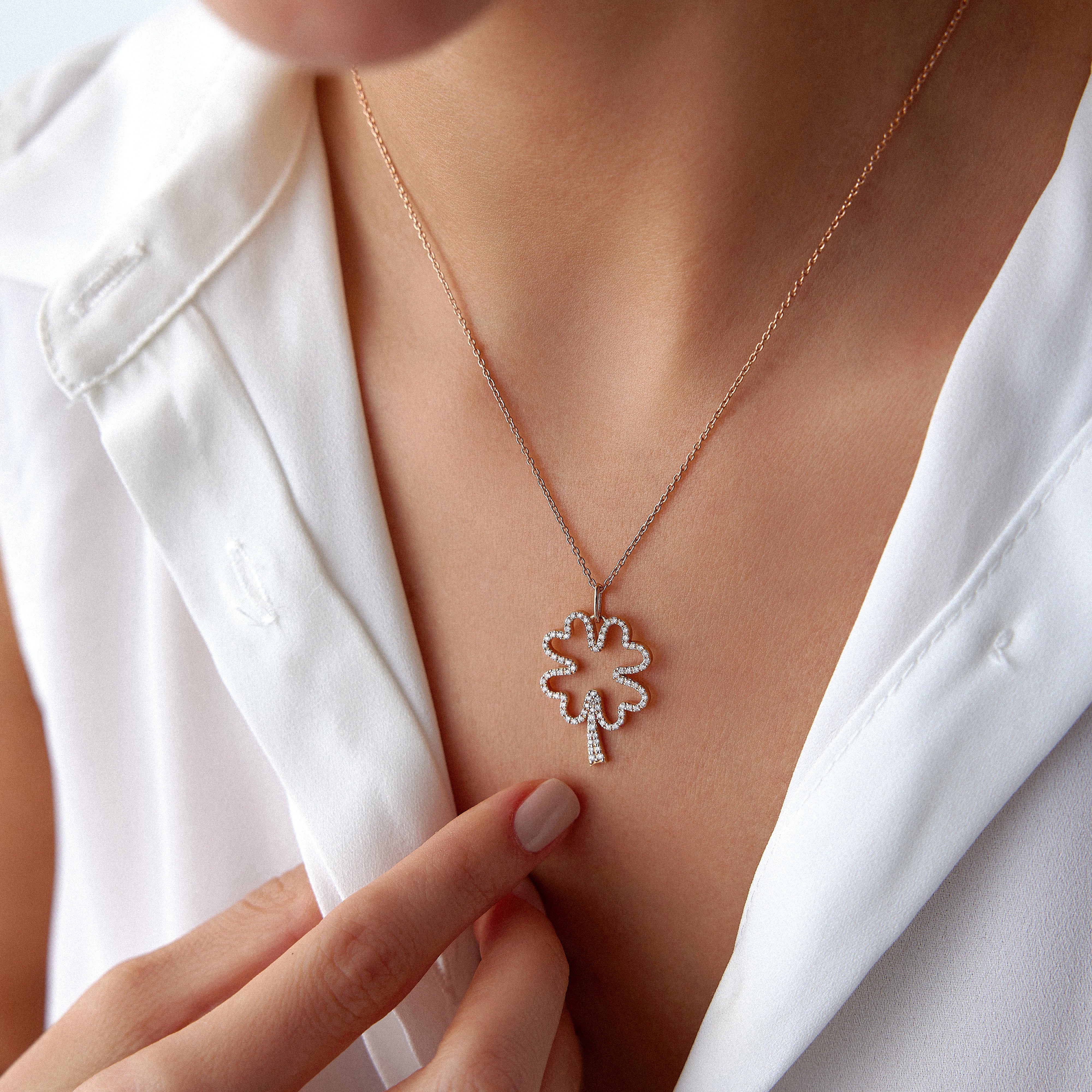 Diamond Open Clover Necklace / FORTUNA