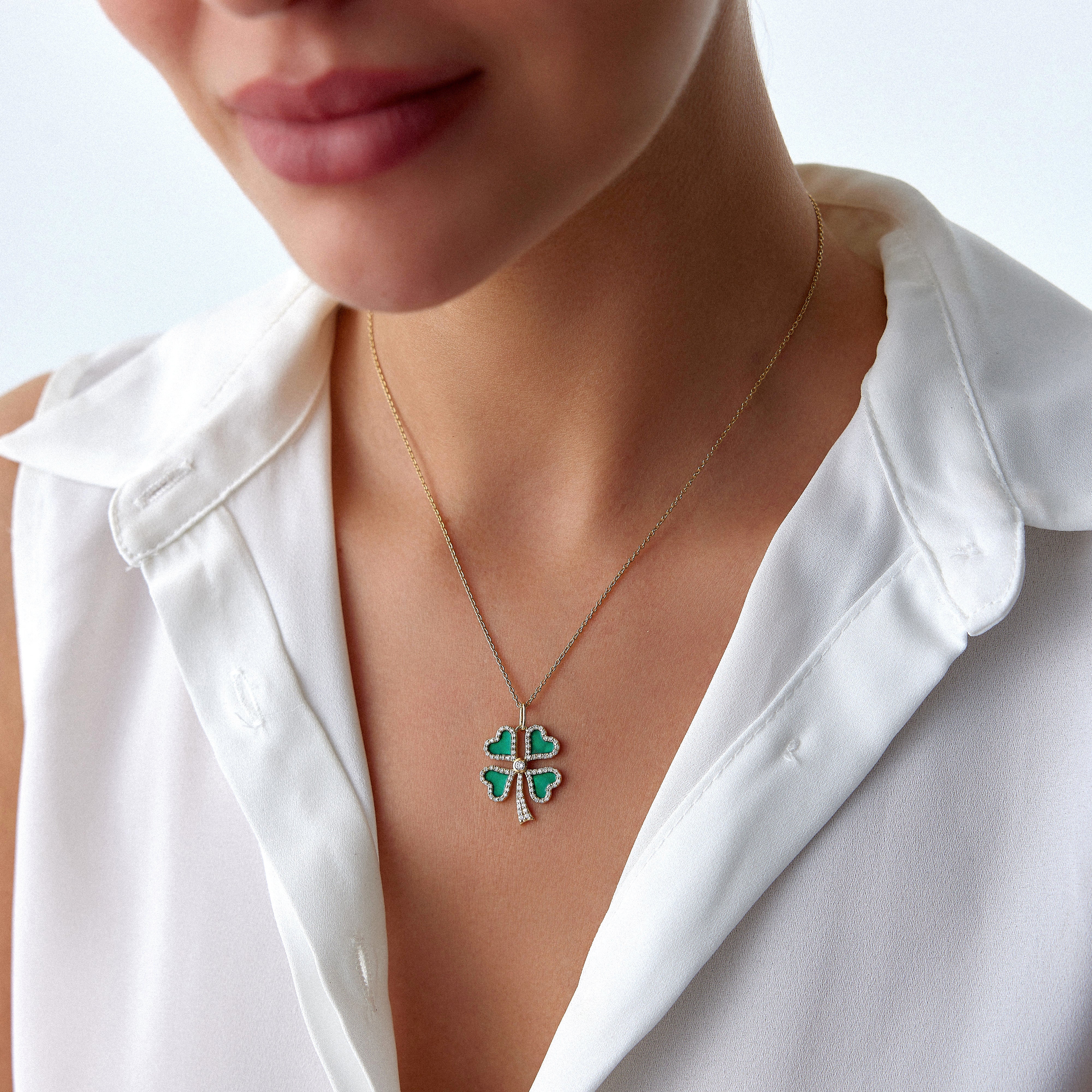 Diamond Green Clover Pendant Necklace / FORTUNA