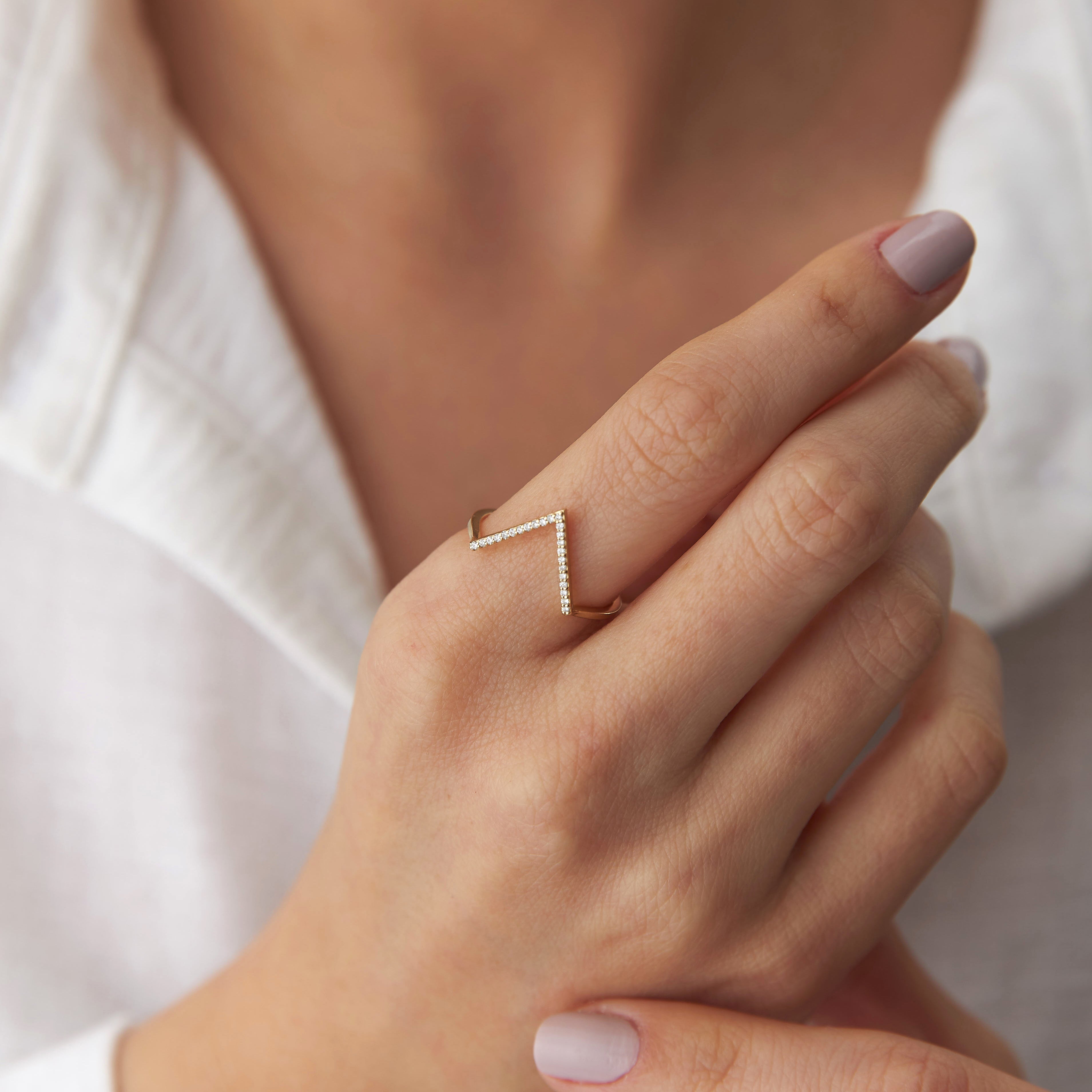 Diamond V Ring in 14K Gold