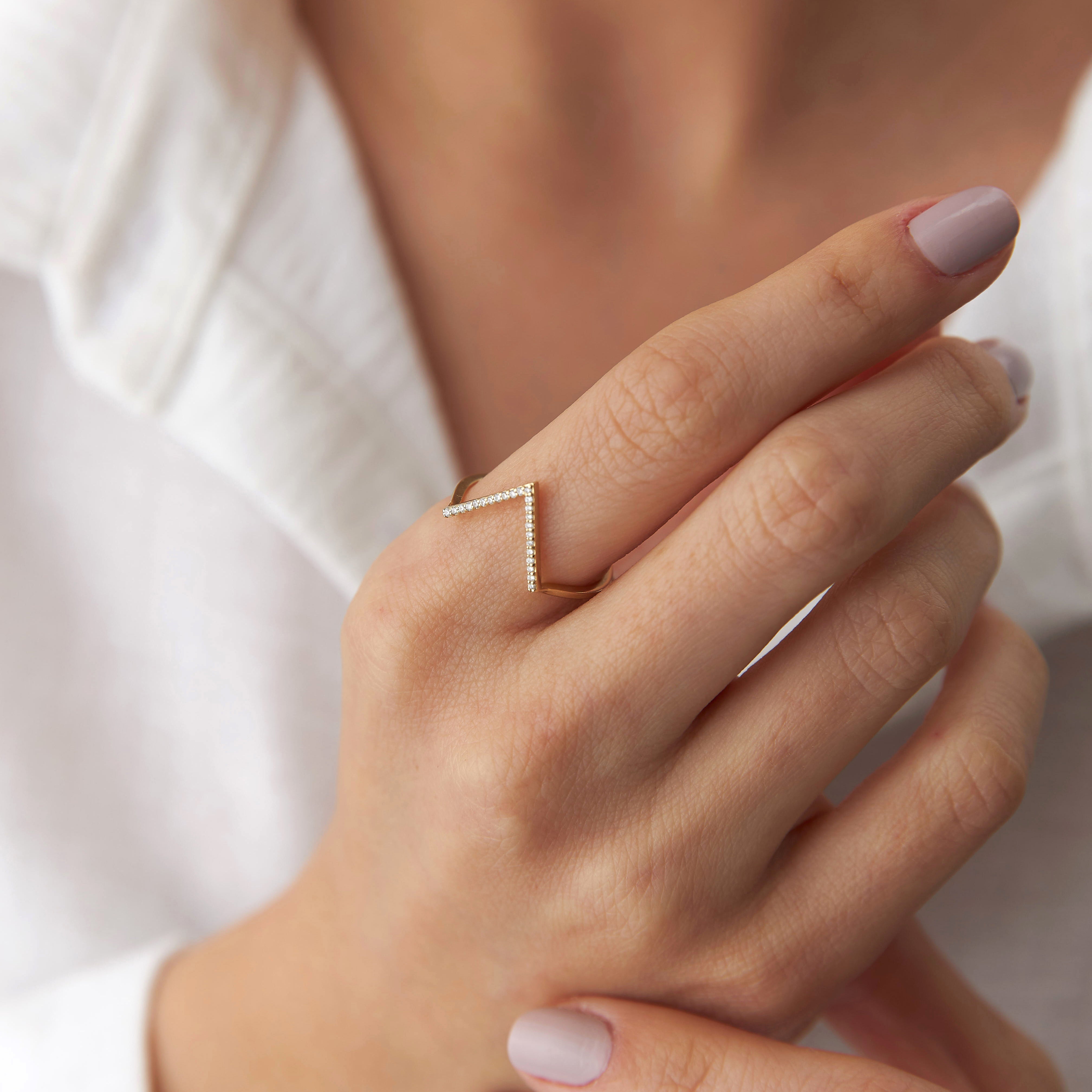 Diamond V Ring in 14K Gold