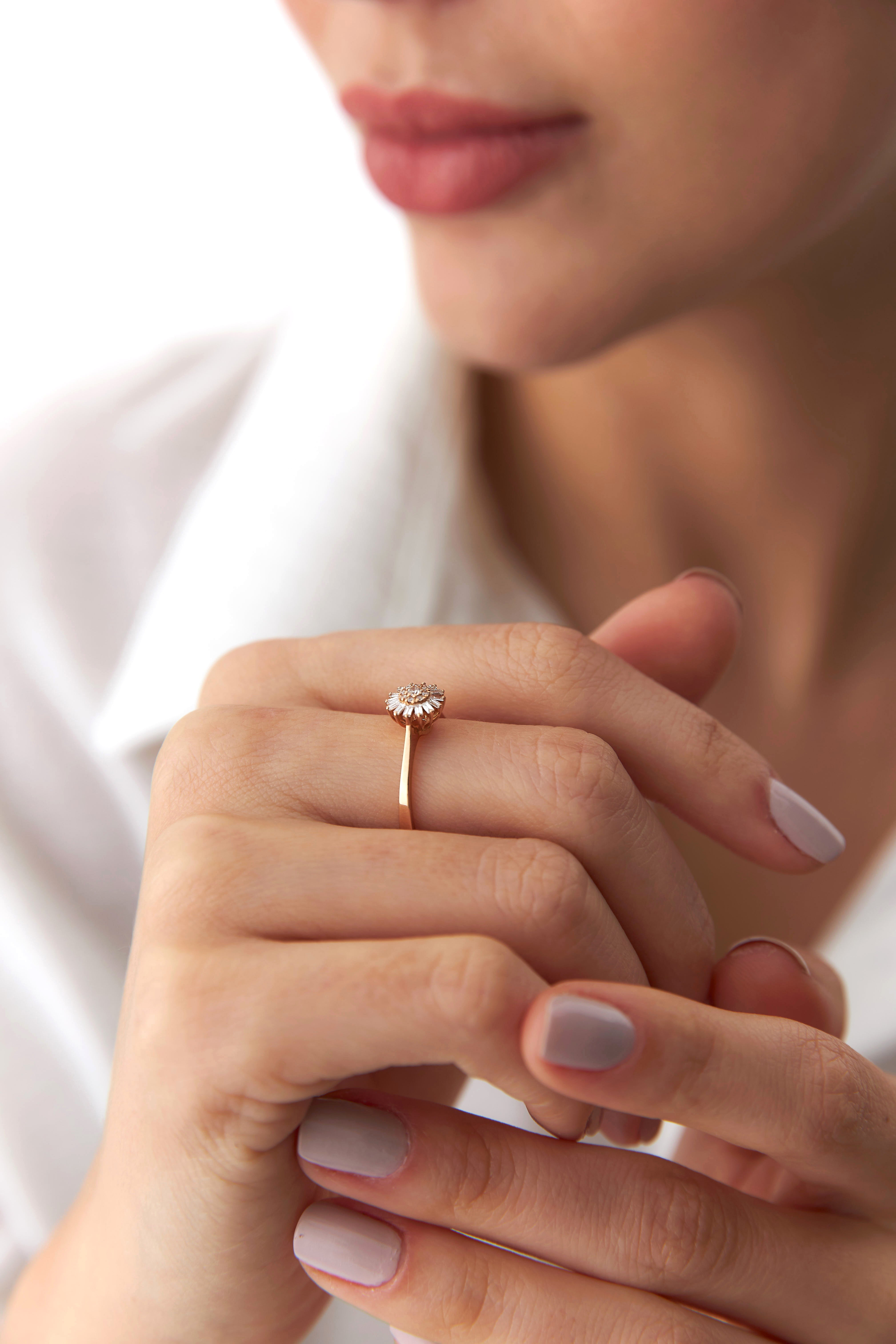 Baguette Cut Diamond Flower Ring in 14K Gold