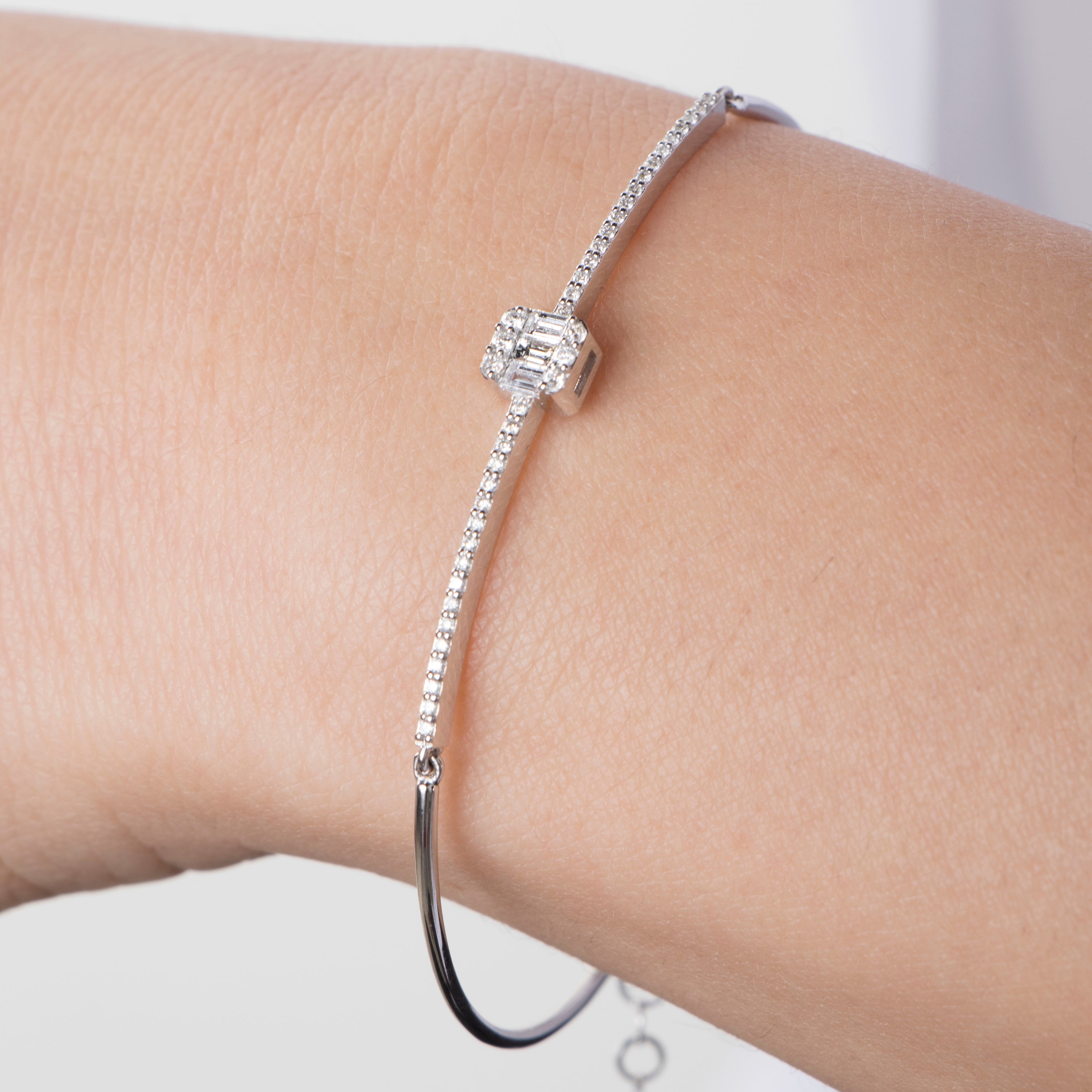 Diamond Bangle Bracelet in 14K Gold