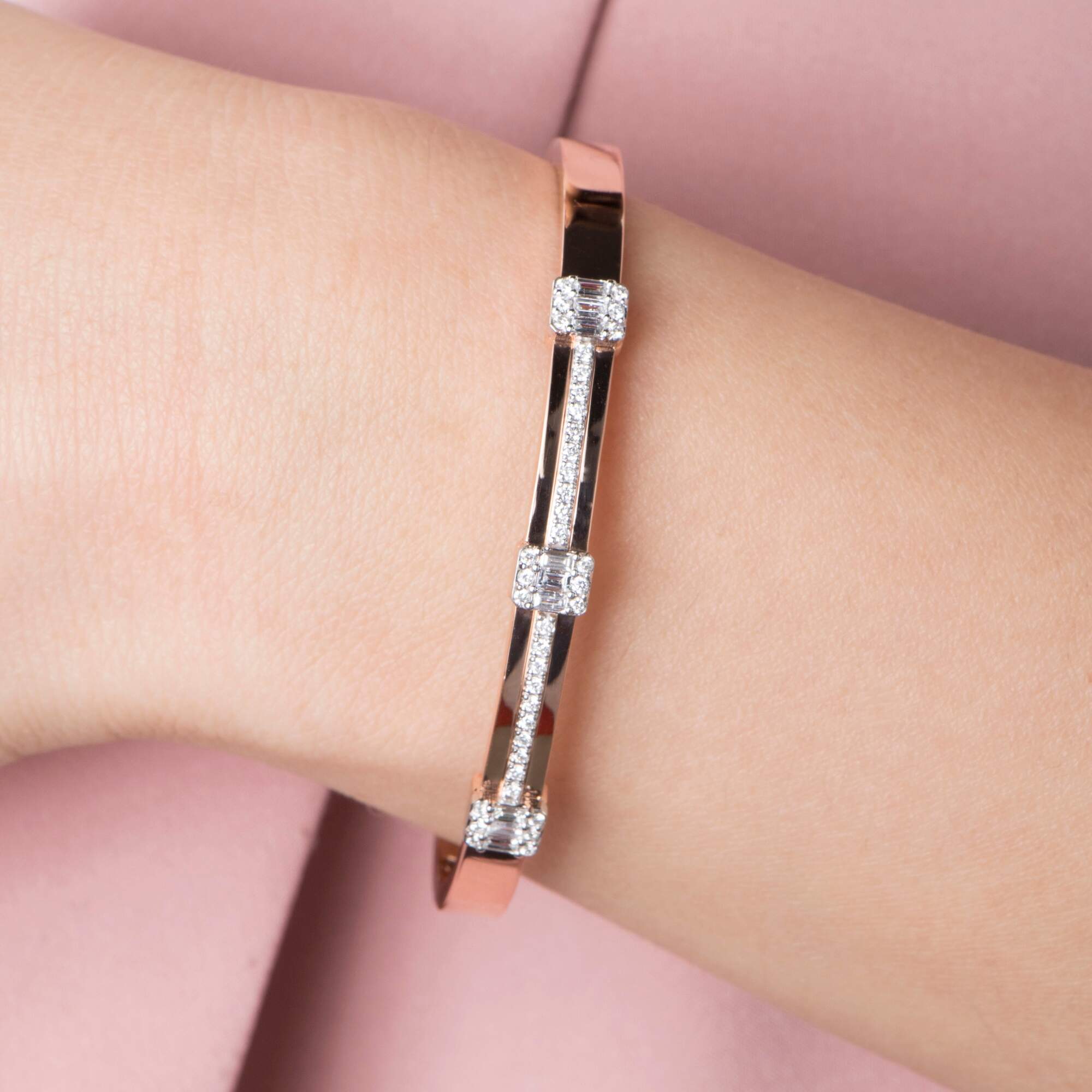 Baguette Cut Diamond Bangle in 14K Gold