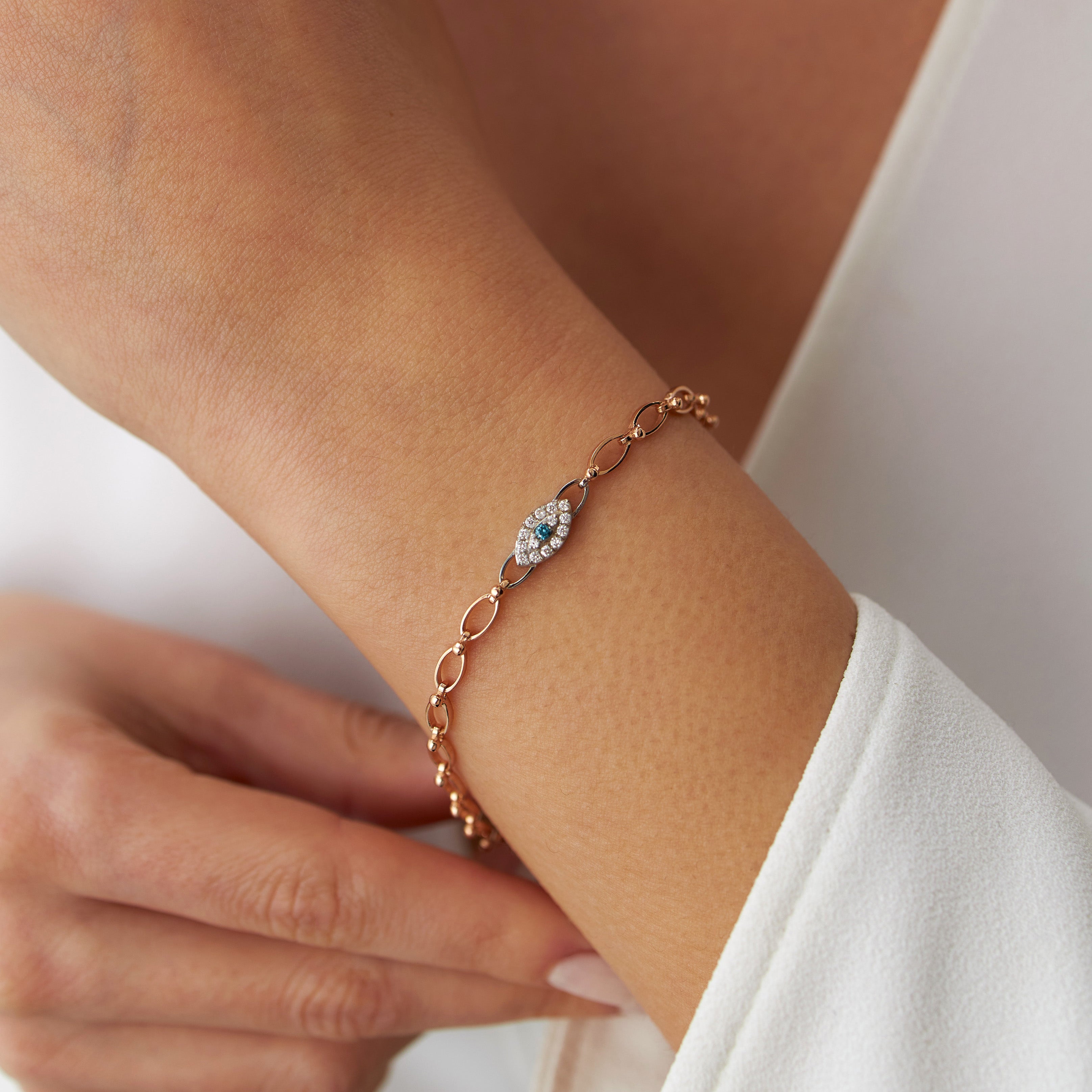 Diamond Evil Eye Oval Link Bracelet in 14K Gold