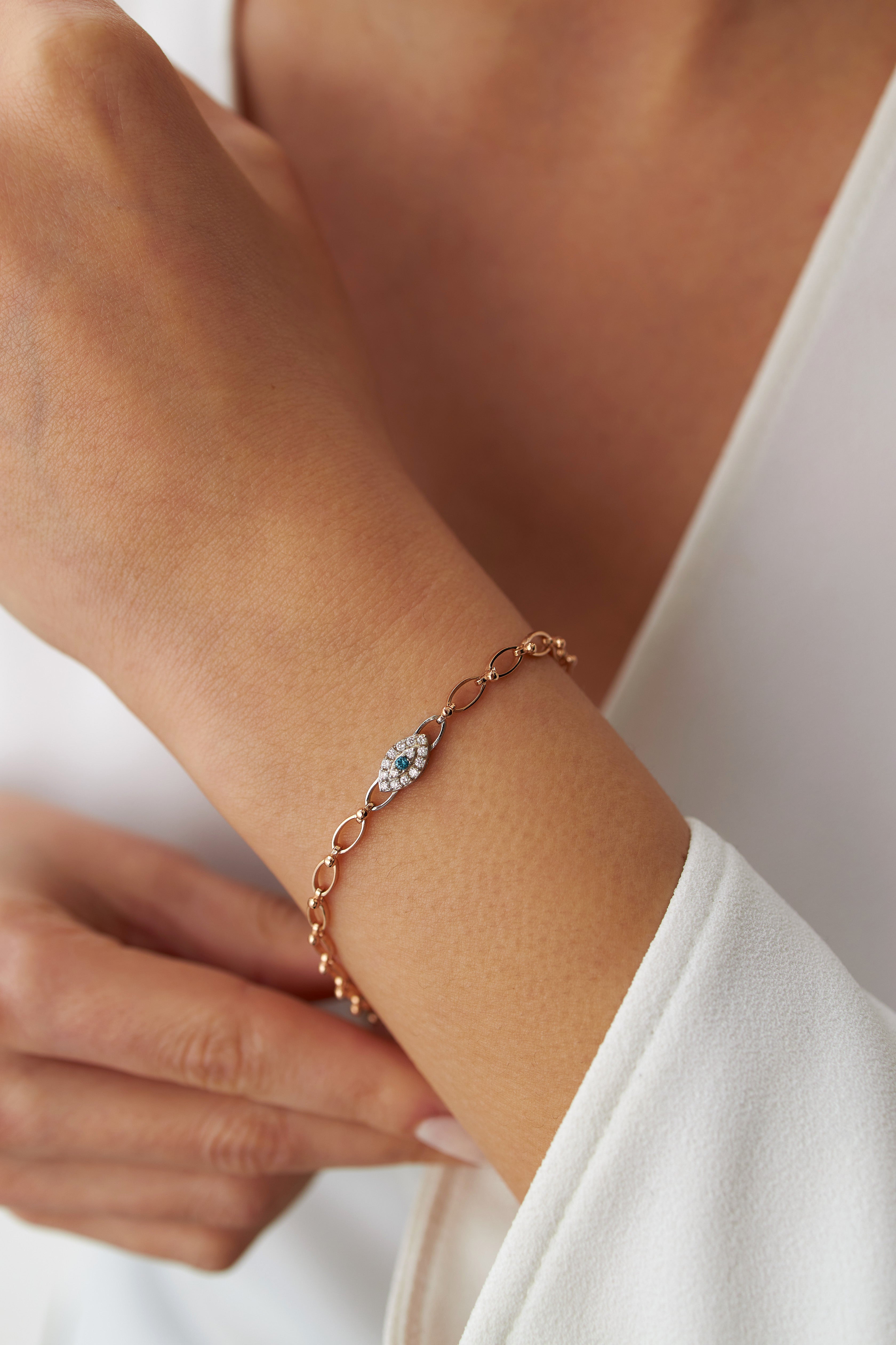 Diamond Evil Eye Oval Link Bracelet in 14K Gold