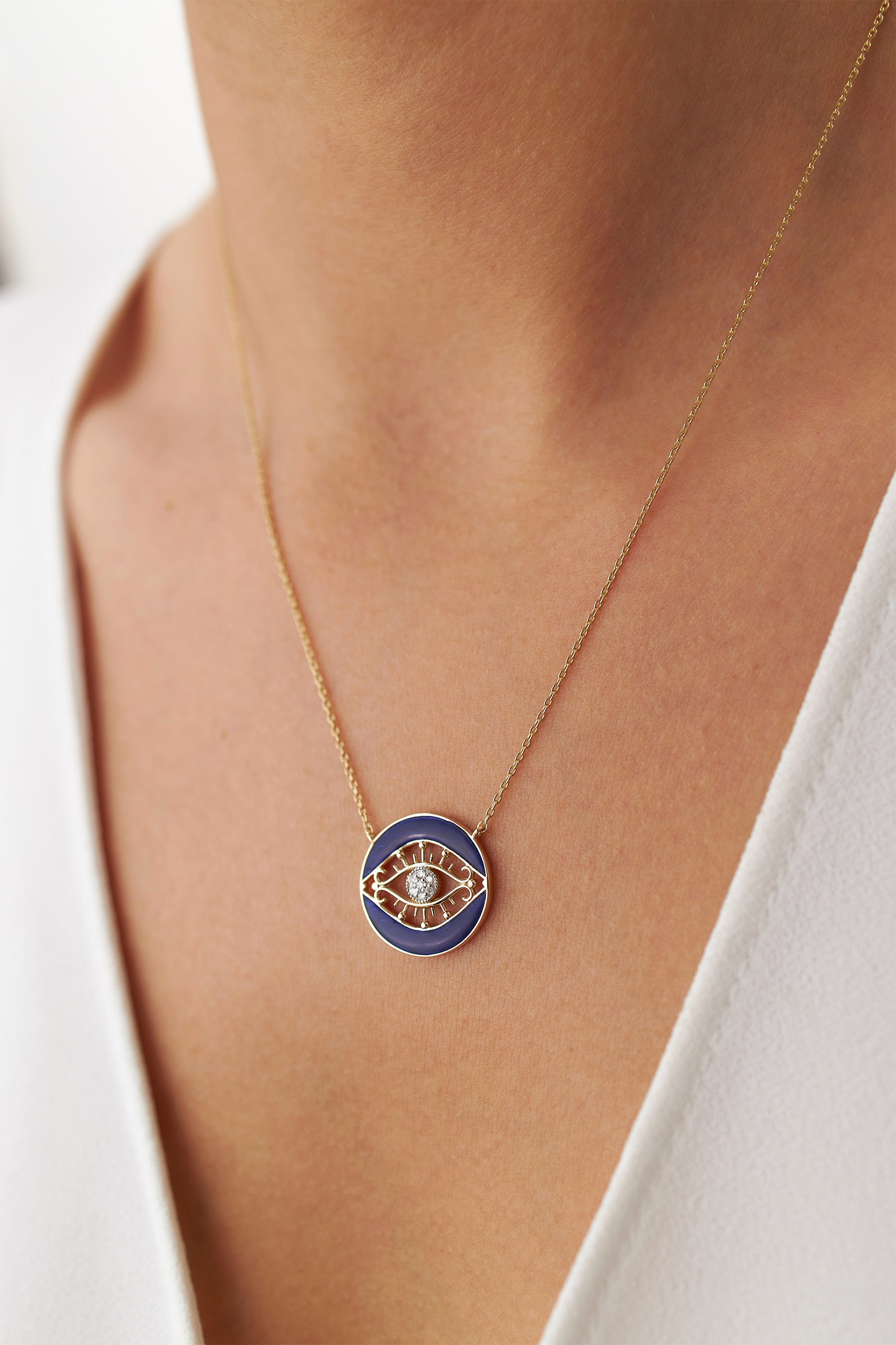 Diamond Eye Medallion Necklace in 14K Gold