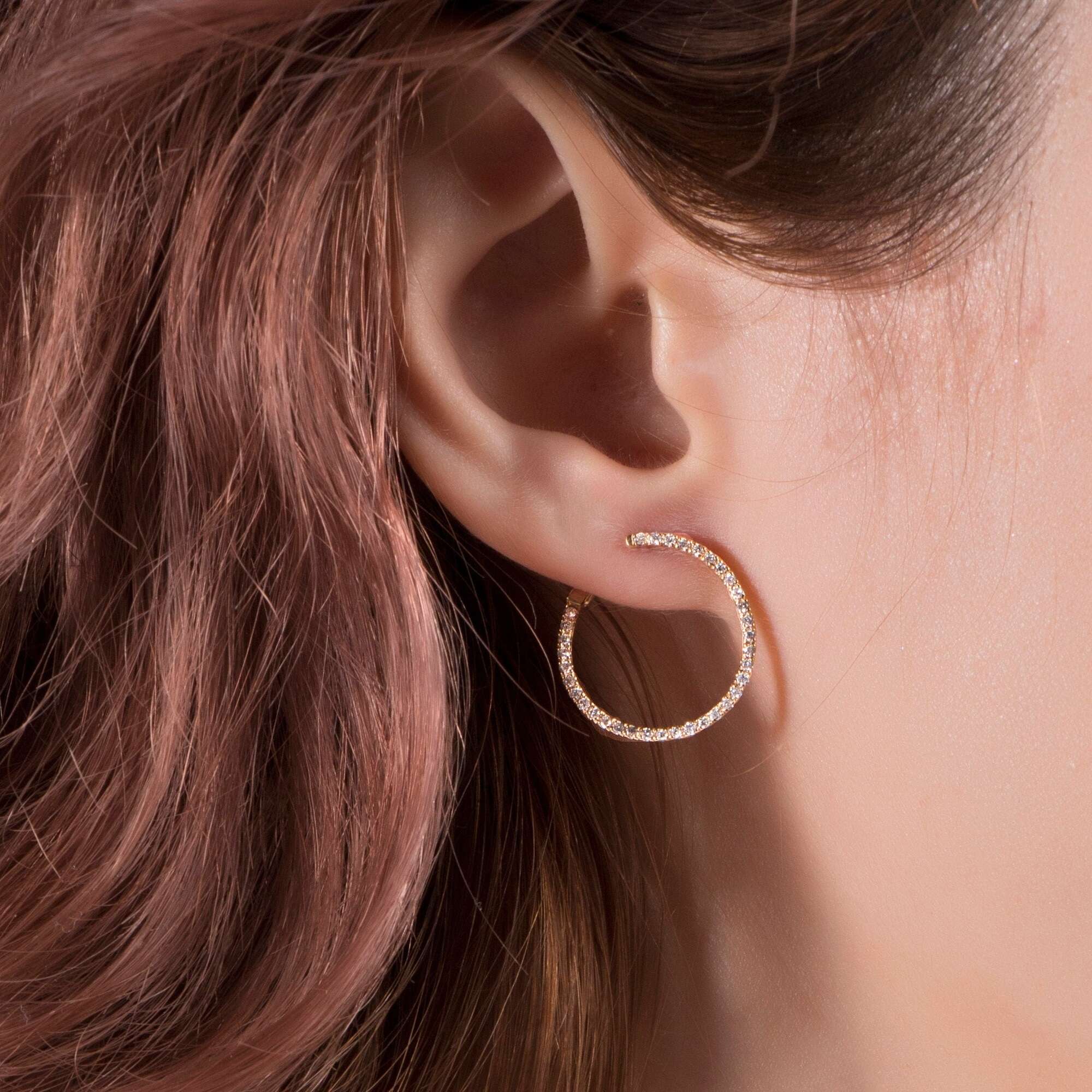 Diamond Circle Hoops in 18K Gold