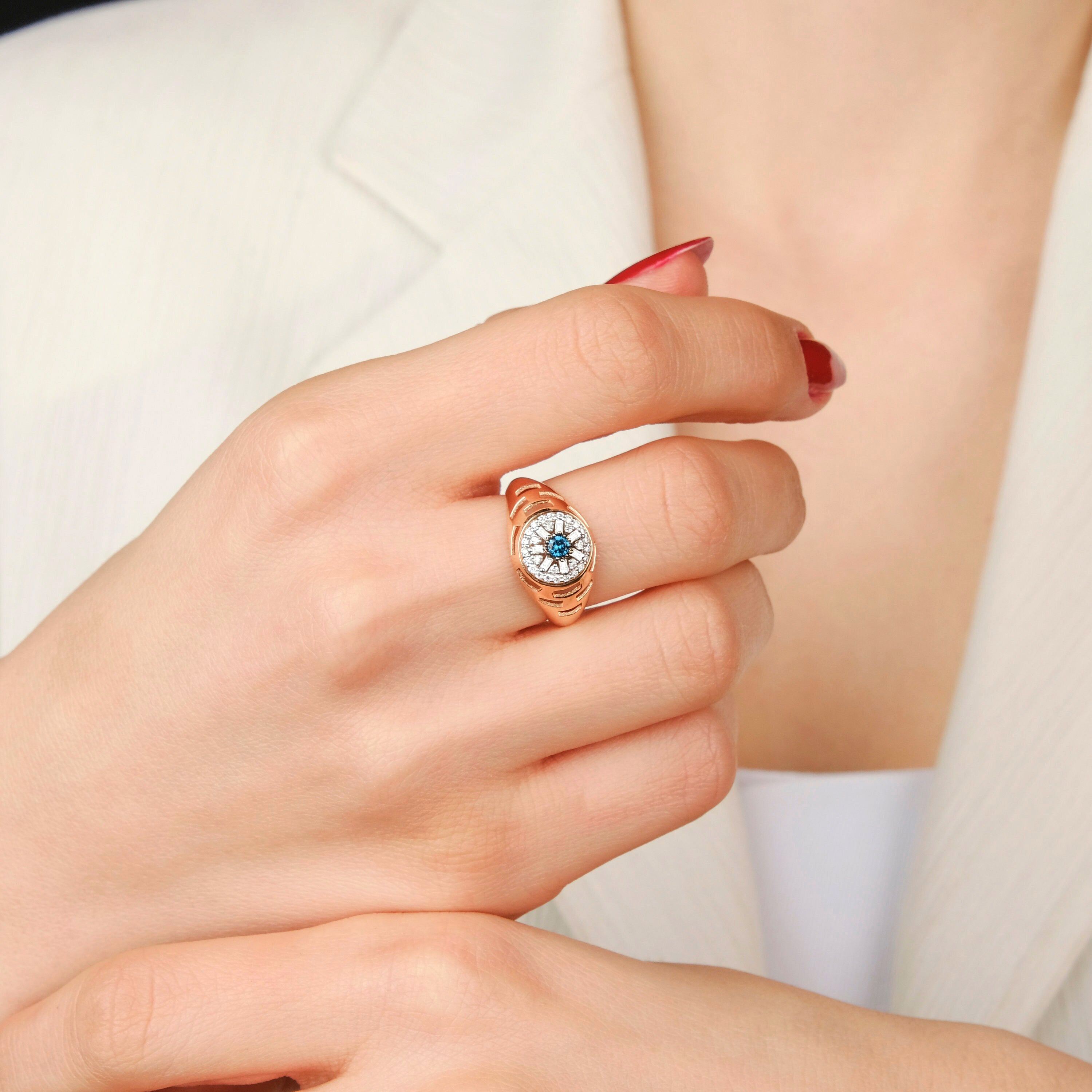 Blue Diamond Ring in 14K Gold / Winter Sun