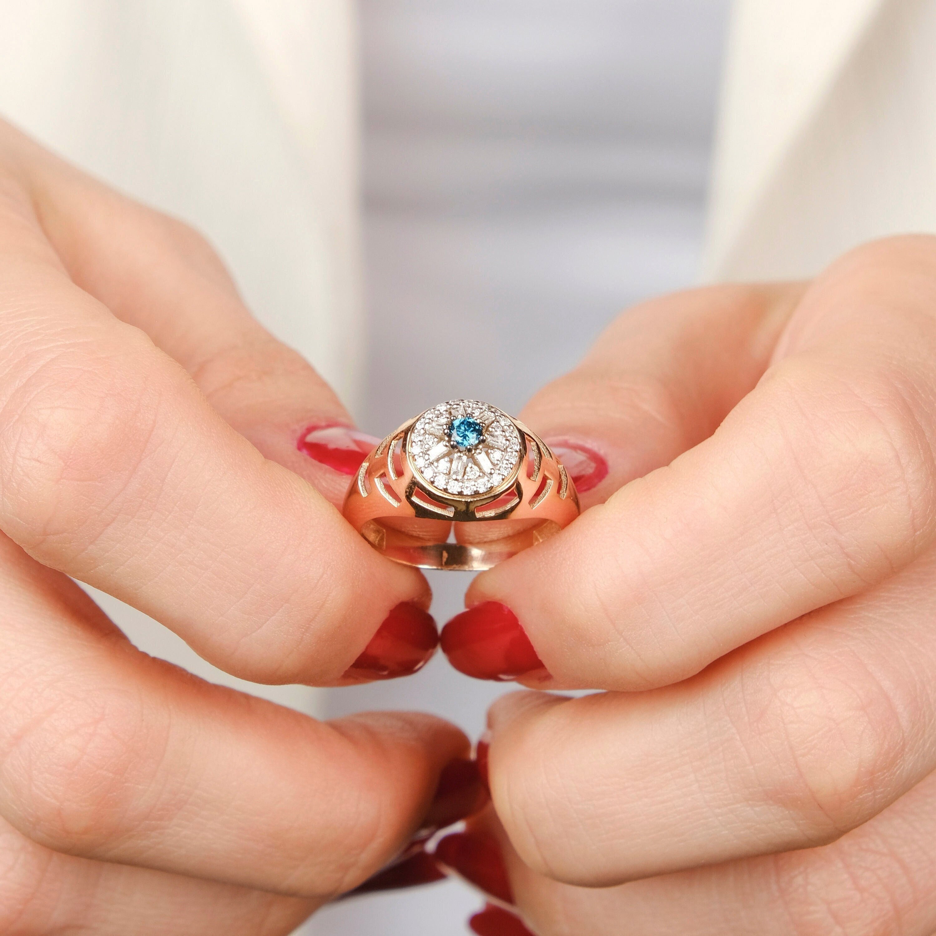 Blue Diamond Ring in 14K Gold / Winter Sun