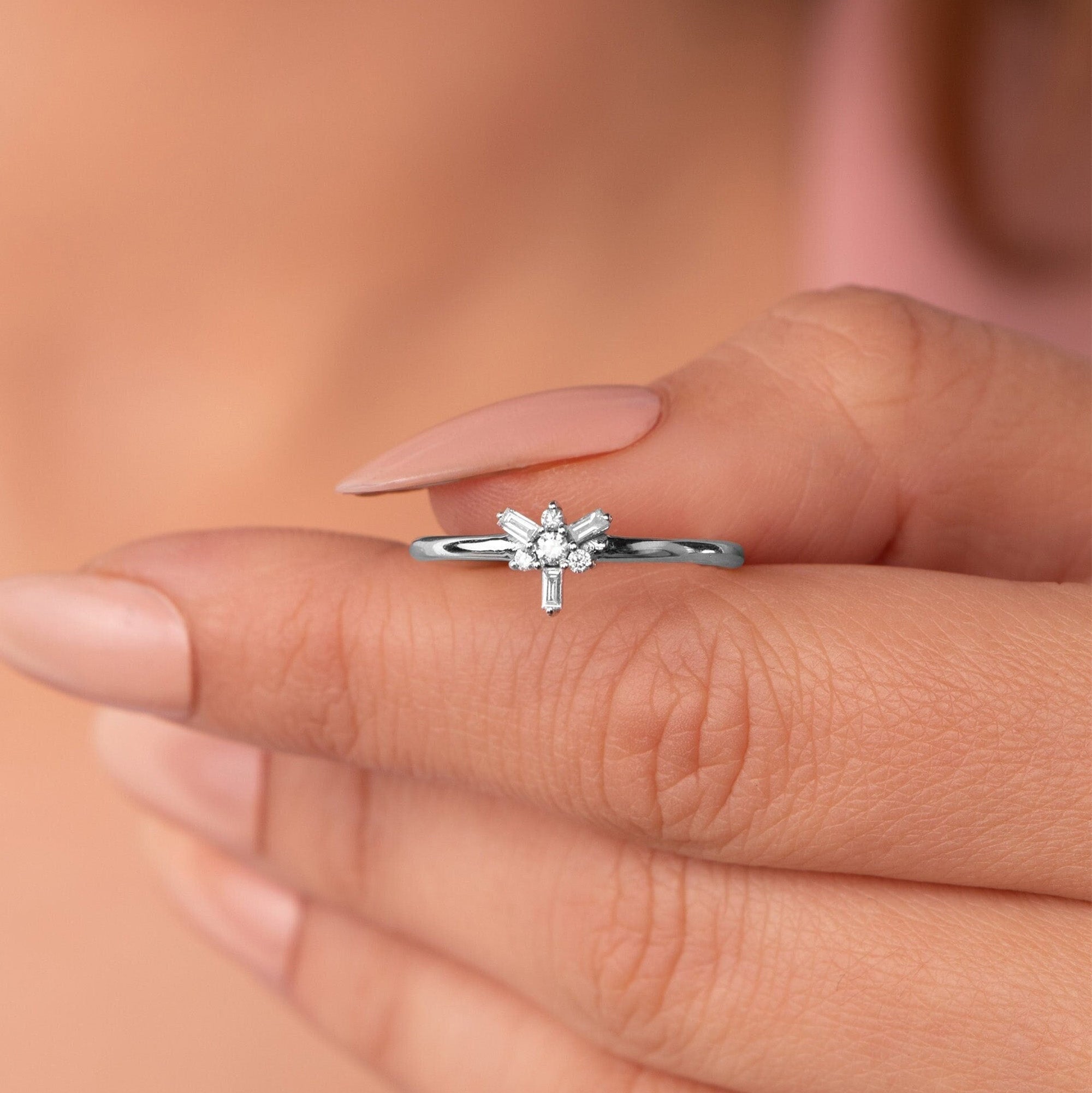 Minimal Diamond Burst Ring in 14K Gold