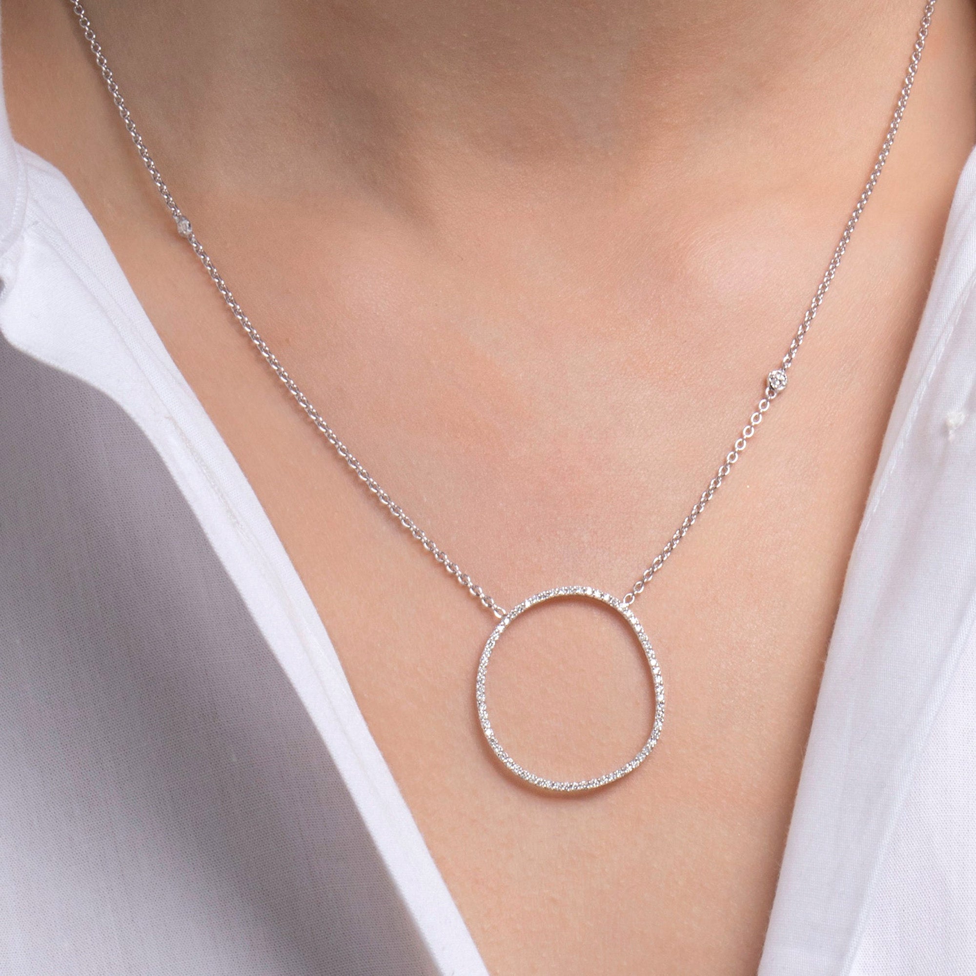 Diamond Organic Circle Necklace in 18K Gold