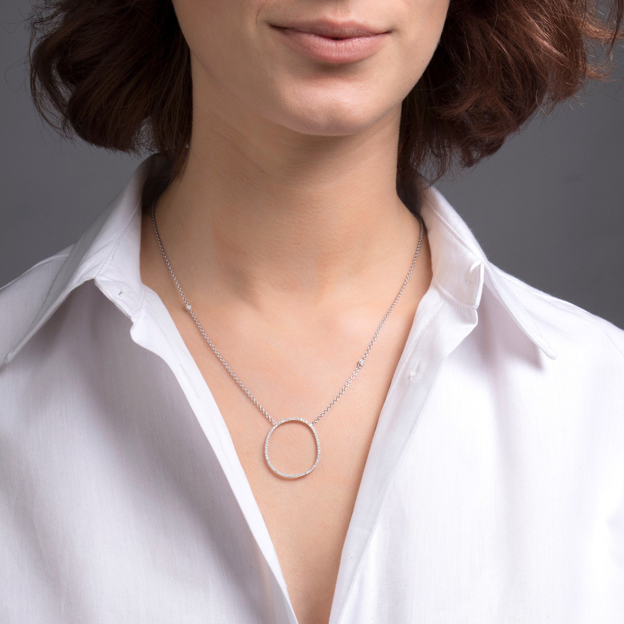 Diamond Organic Circle Necklace in 18K Gold
