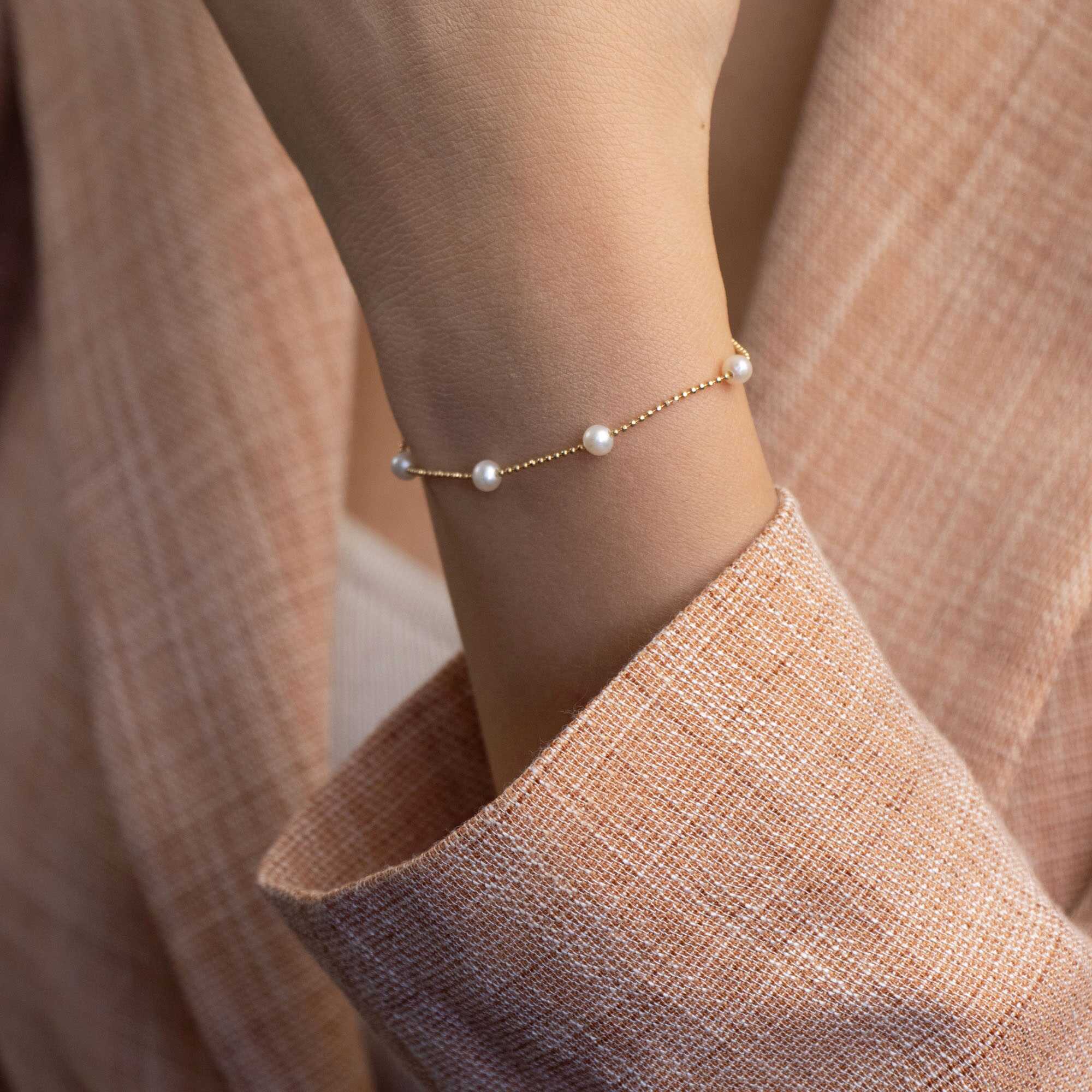 Pearl Station Bracelet in 14K Gold